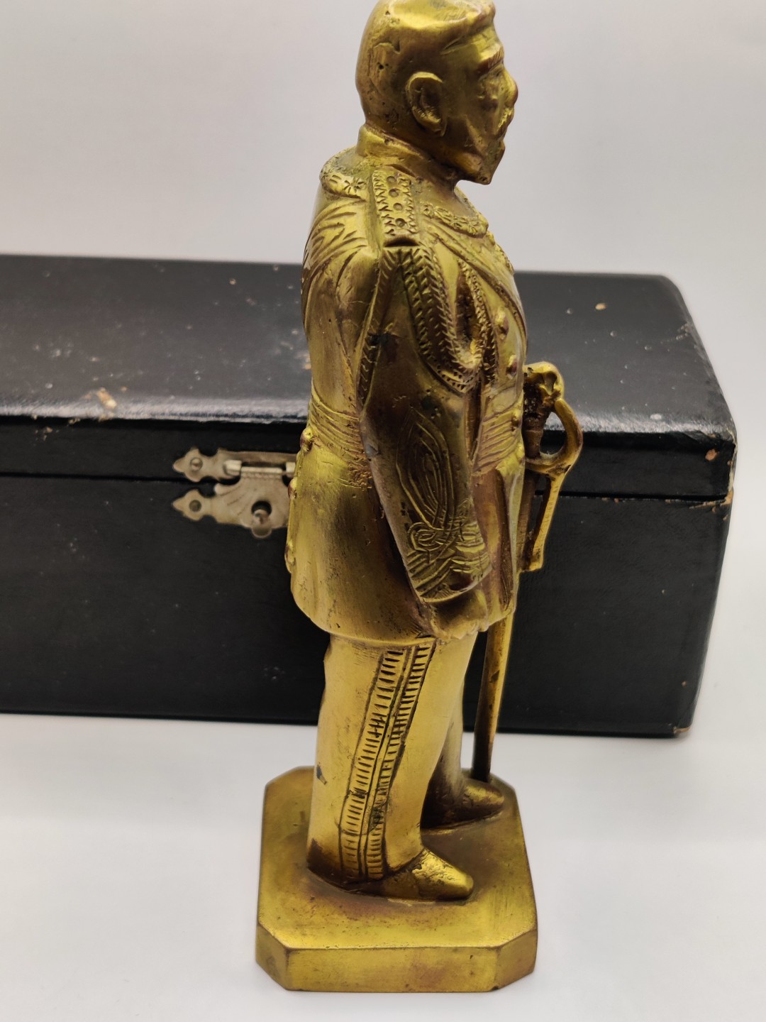 全场0元起拍 第17期 咸鱼国勋章拍卖专场 11月27日（周日）下午6：00开始 日本明治时期 明治天皇铜像