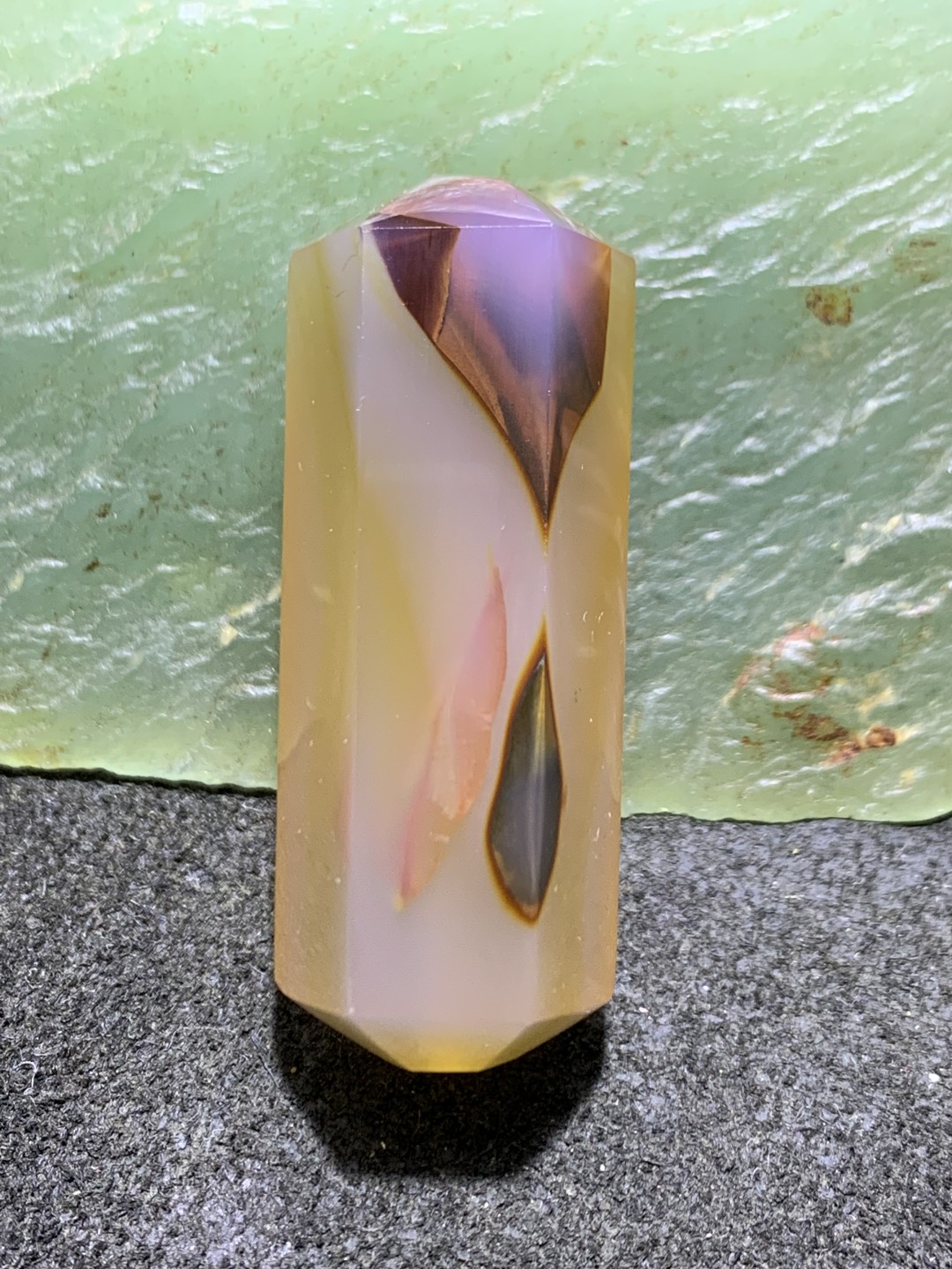 精美高玉化巴西玛瑙精工六棱珠一个，