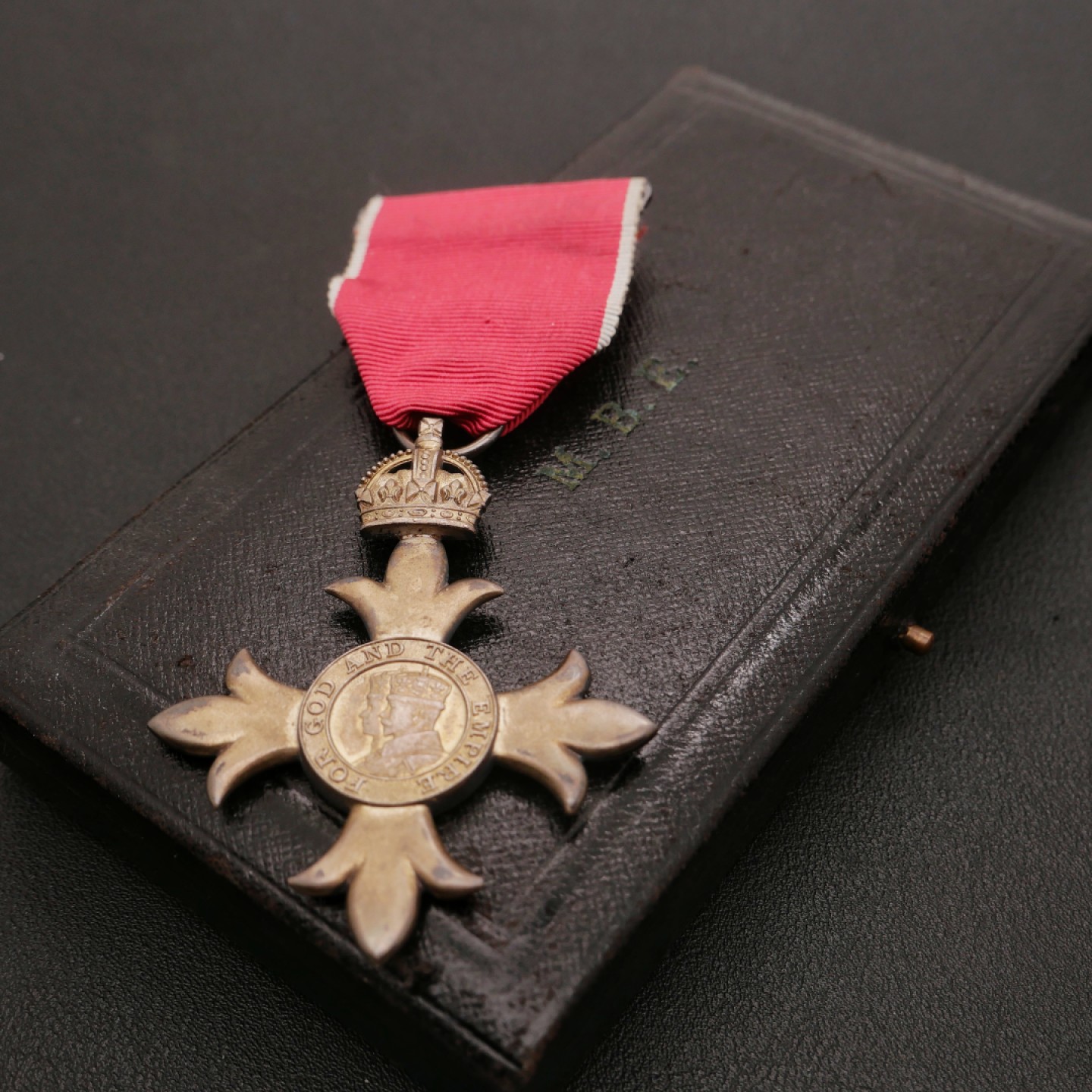 勋章奖章交易所11月26日拍卖 银质成员级大英帝国勋章