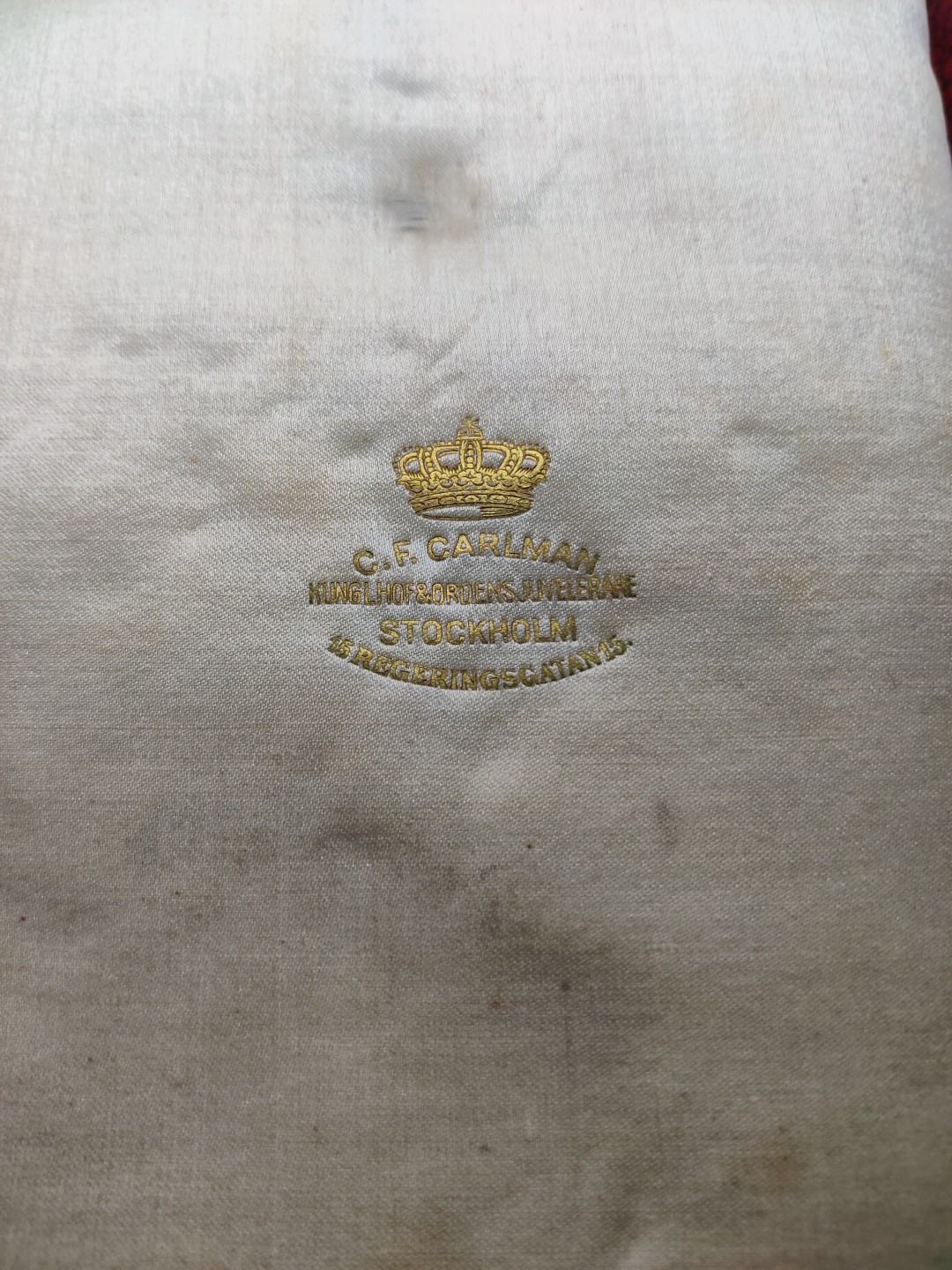 全场0元起拍 第17期 咸鱼国勋章拍卖专场 11月27日（周日）下午6：00开始 瑞典大十字級北極星勳章大綬第三版魚鱗版銀質琺瑯