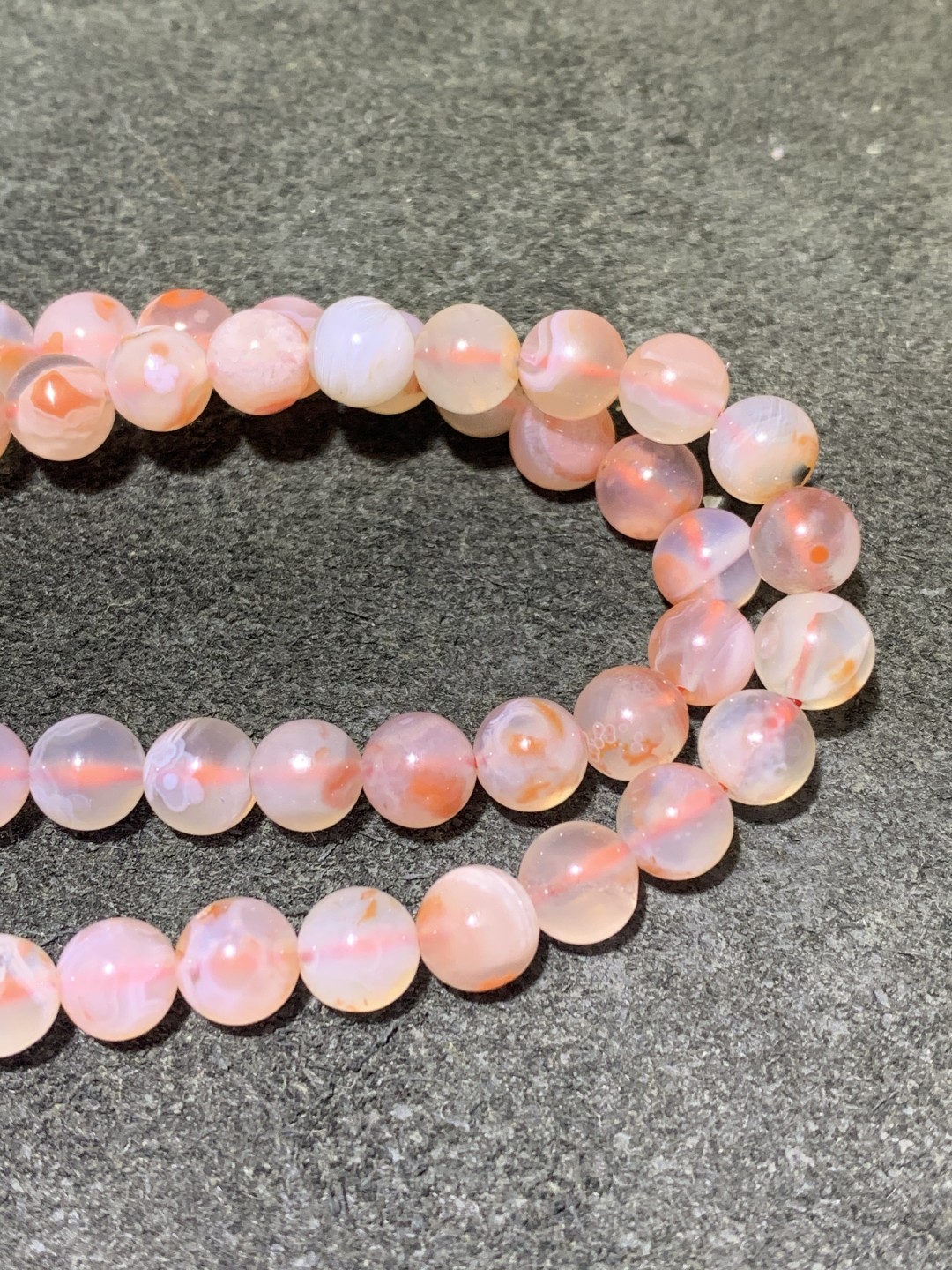 川料南红玛瑙荔枝冻飘红多圈手串一条， 川料南红玛瑙荔枝冻飘红多圈手串一条，