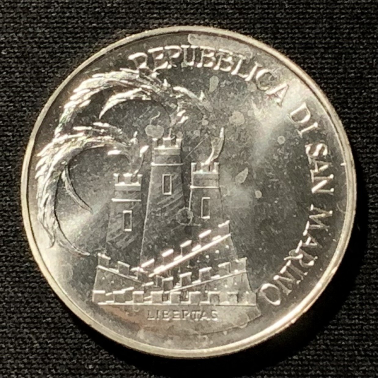 紫瑗钱币——第262期拍卖 圣马力诺 1984年 洛杉矶奥运会 五环 1000里拉 14.6克 0.835银 UNC