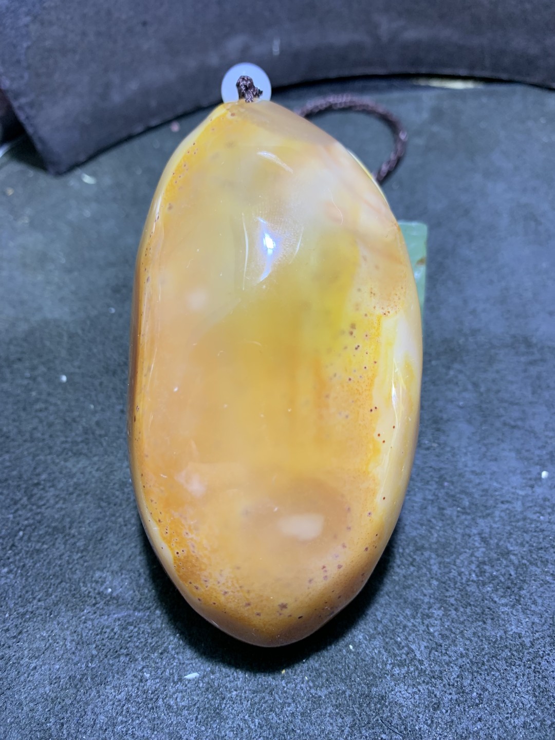 重器天然马达加斯加冰透高玉化朱砂点玛瑙镂空雕刻招财貔貅把件一个，