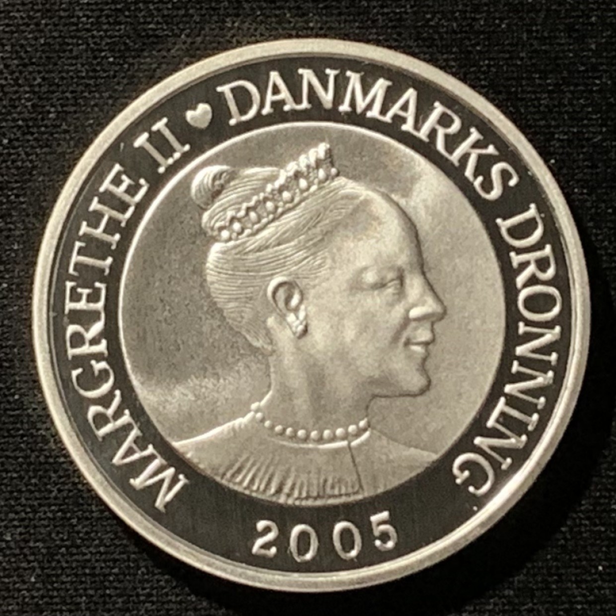 紫瑗钱币——第249期拍卖 丹麦 2005年 安徒生童话 丑小鸭 天鹤在湖中 10克朗 31.1克 0.999银 UNC