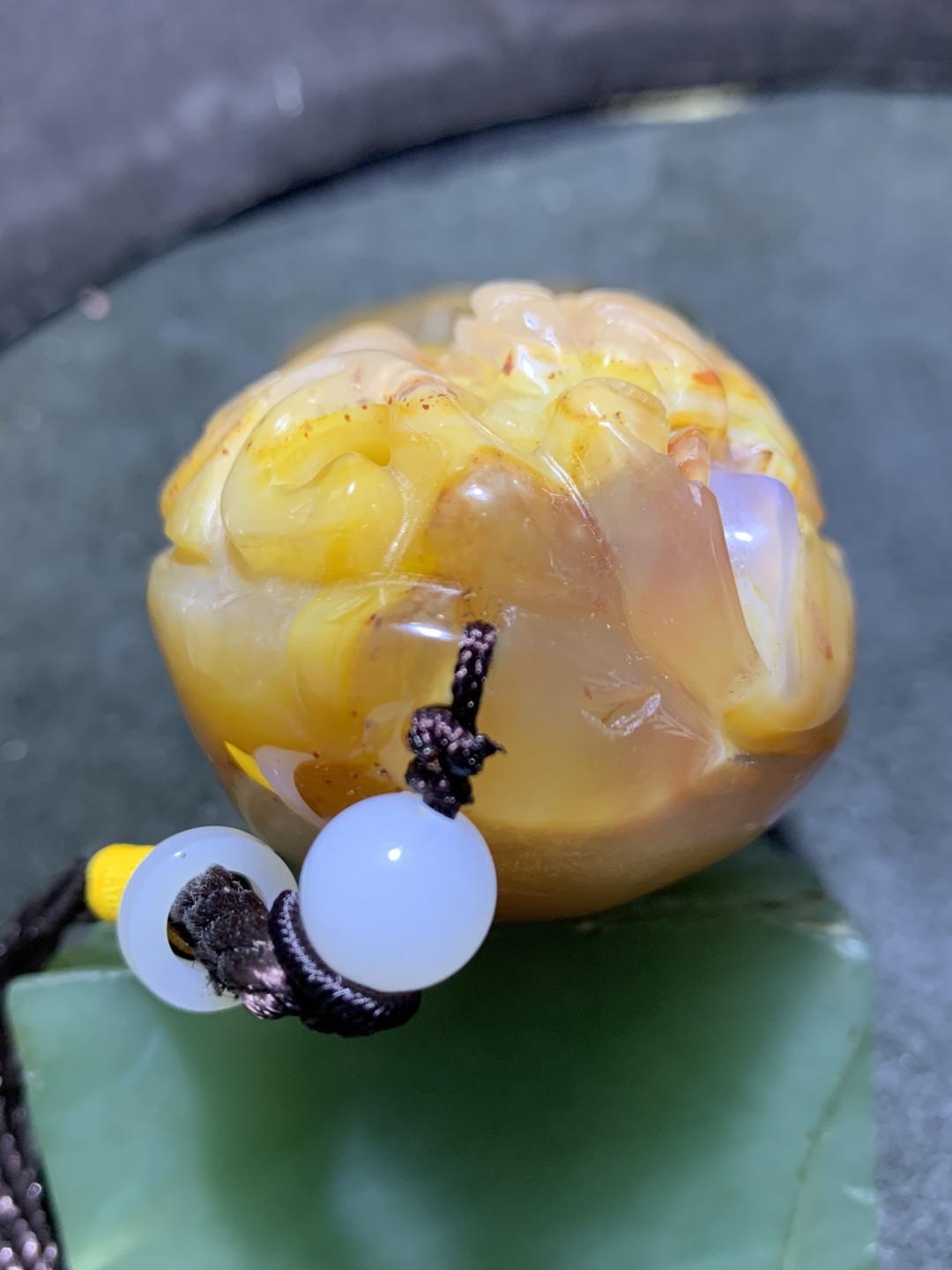 重器天然马达加斯加冰透高玉化朱砂点玛瑙镂空雕刻招财貔貅把件一个，
