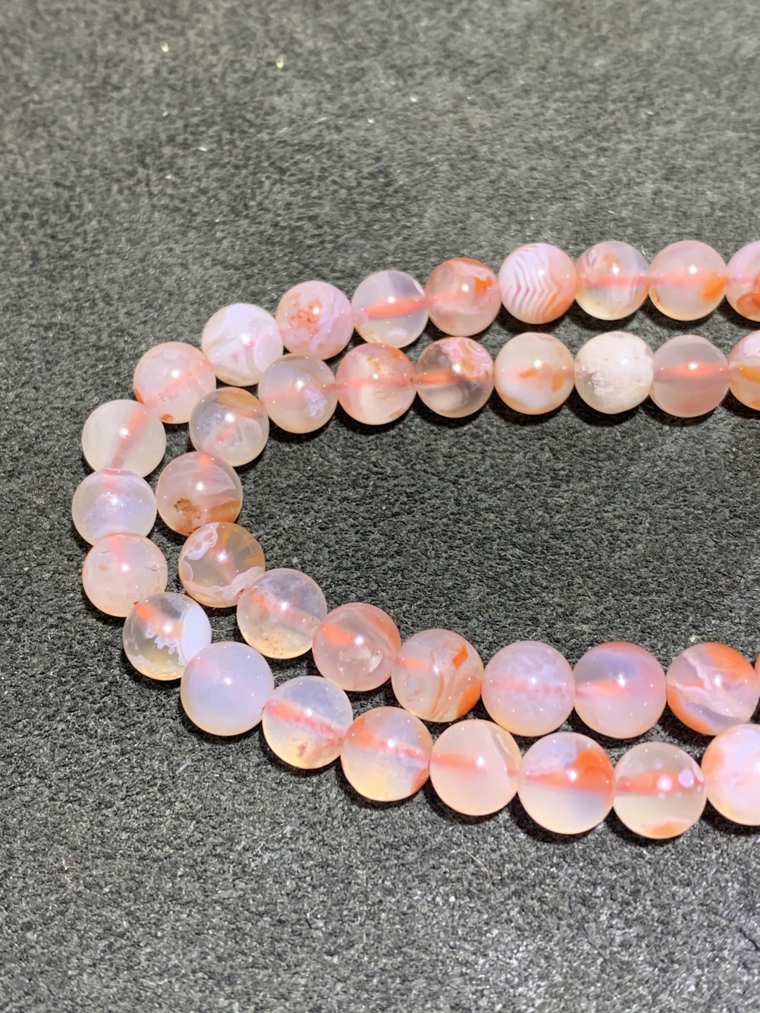 川料南红玛瑙荔枝冻飘红多圈手串一条， 川料南红玛瑙荔枝冻飘红多圈手串一条，