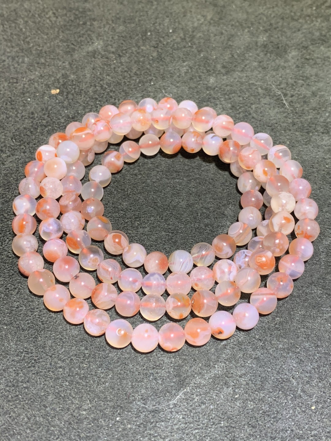 川料南红玛瑙荔枝冻飘红多圈手串一条， 川料南红玛瑙荔枝冻飘红多圈手串一条，