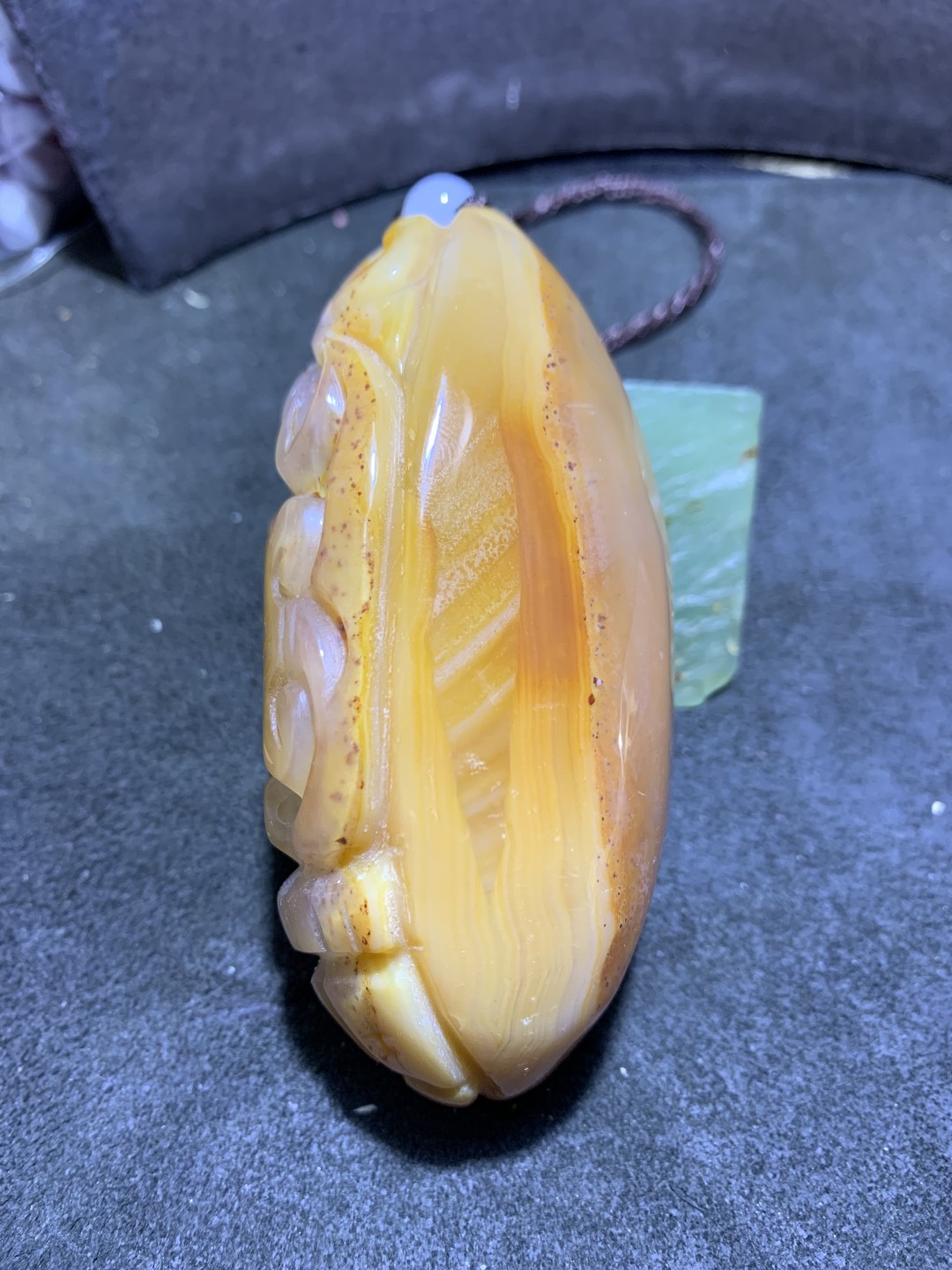 重器天然马达加斯加冰透高玉化朱砂点玛瑙镂空雕刻招财貔貅把件一个，