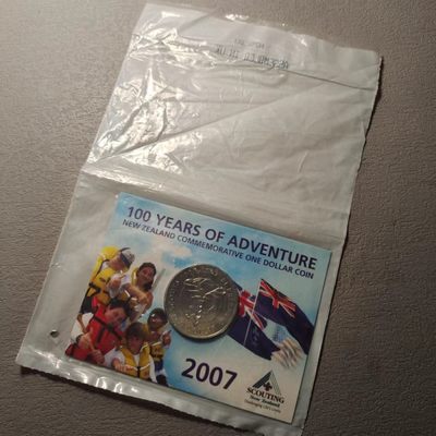 0起1加-纯粹捡漏拍-142场银币套币场 - 【罕见】新西兰2007年1元童军百年官方卡装纪念币-含原塑封-量1900