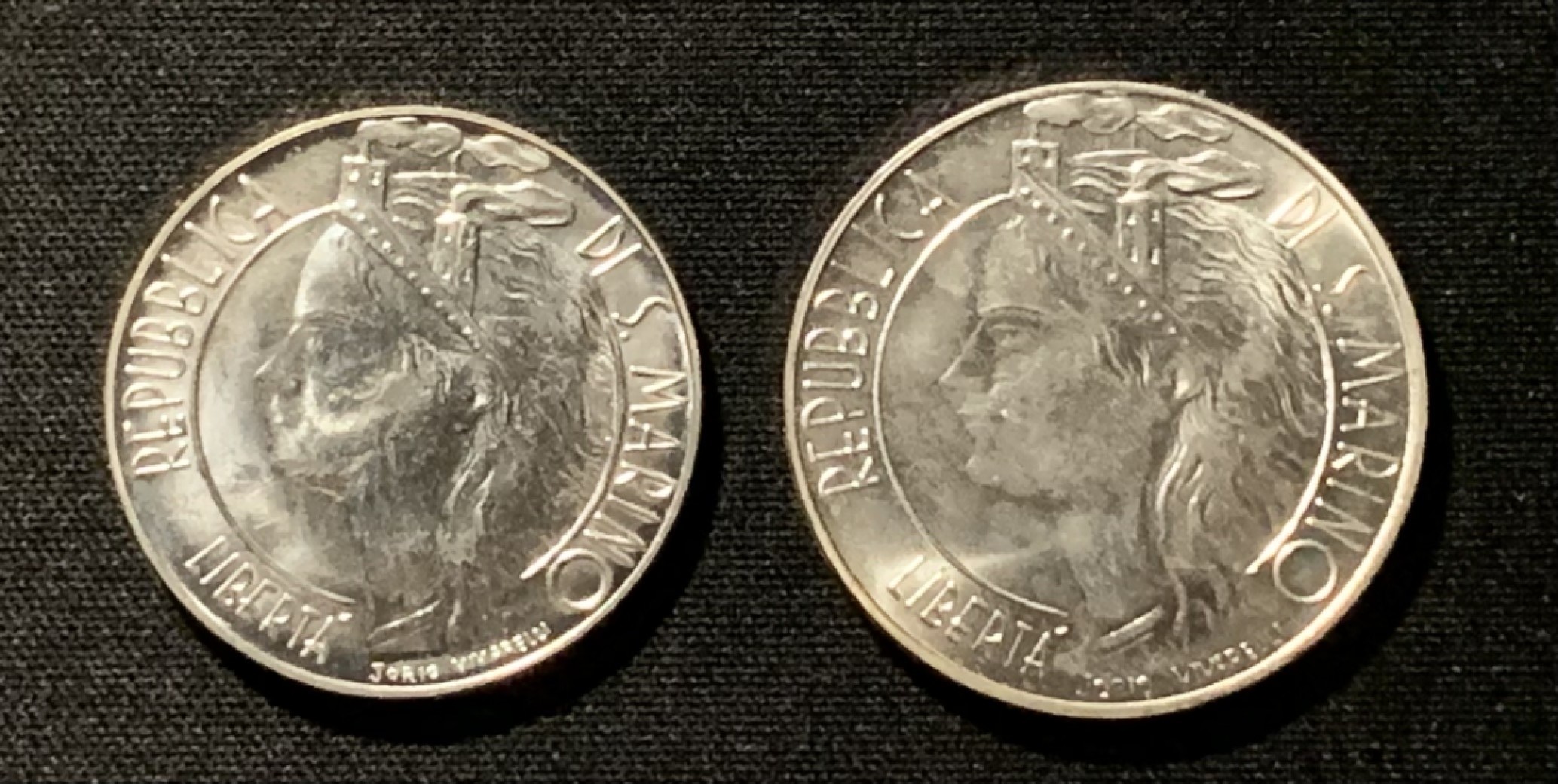 紫瑗钱币——第249期拍卖 圣马力诺 1986年 墨西哥世界杯 500 1000里拉 银币 2枚一组 卡装