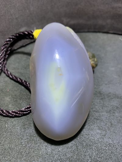 重器天然马达加斯加原皮草花纹玛瑙镂空雕刻年年有余把件一个 重器天然马达加斯加原皮草花纹玛瑙镂空雕刻年年有余把件一个