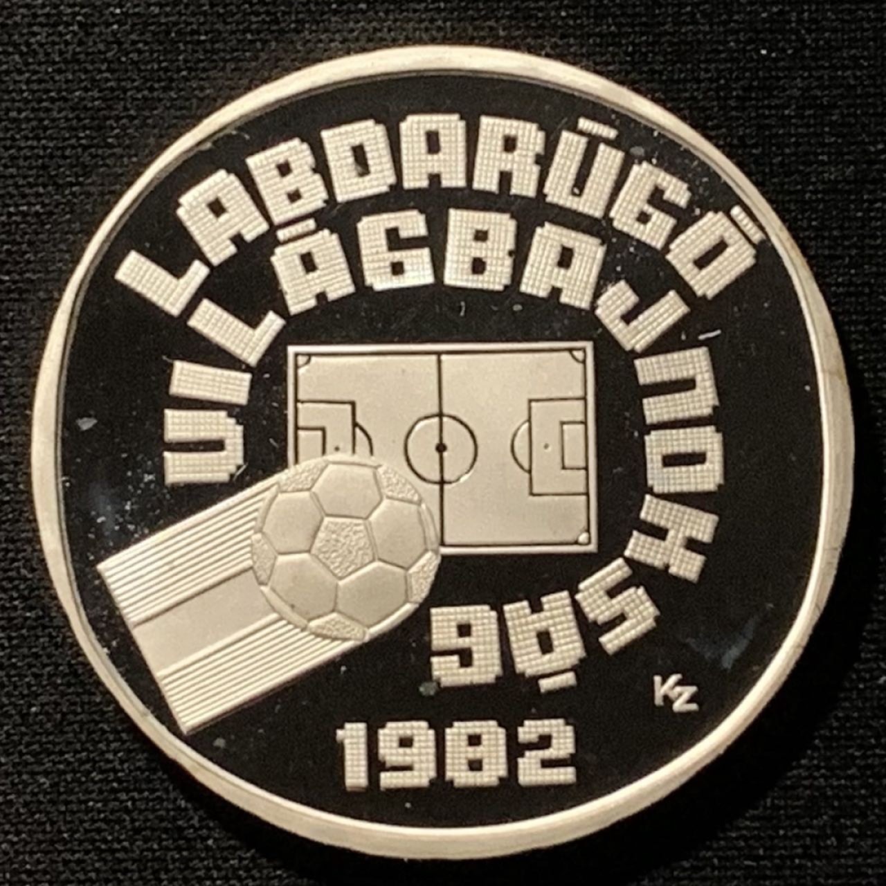 紫瑗钱币——第249期拍卖 匈牙利 1981年 西班牙世界杯 带球 500福林 28克 0.64银 精制 德国原装卡
