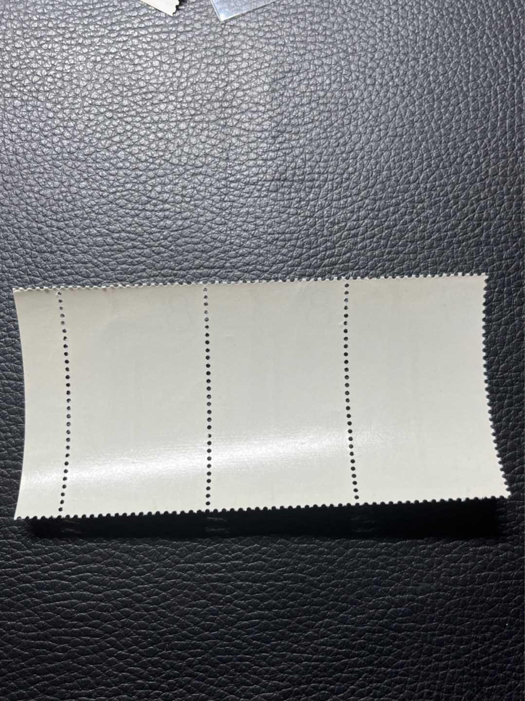 洪涛臻品批发群  精选邮票限时拍卖第一百一十三期 特67石油 5-2盖销 3连一组，版撕全品，非常轻微小软印，非常漂亮。解放初的经典票，整版撕开，面艳胶白，票挺洁净，齿孔完美，收藏评级两相宜。老纪特的版票资源十分稀缺难寻，机会来临时必须抓住。(图4赵涌近期成交价做参考)