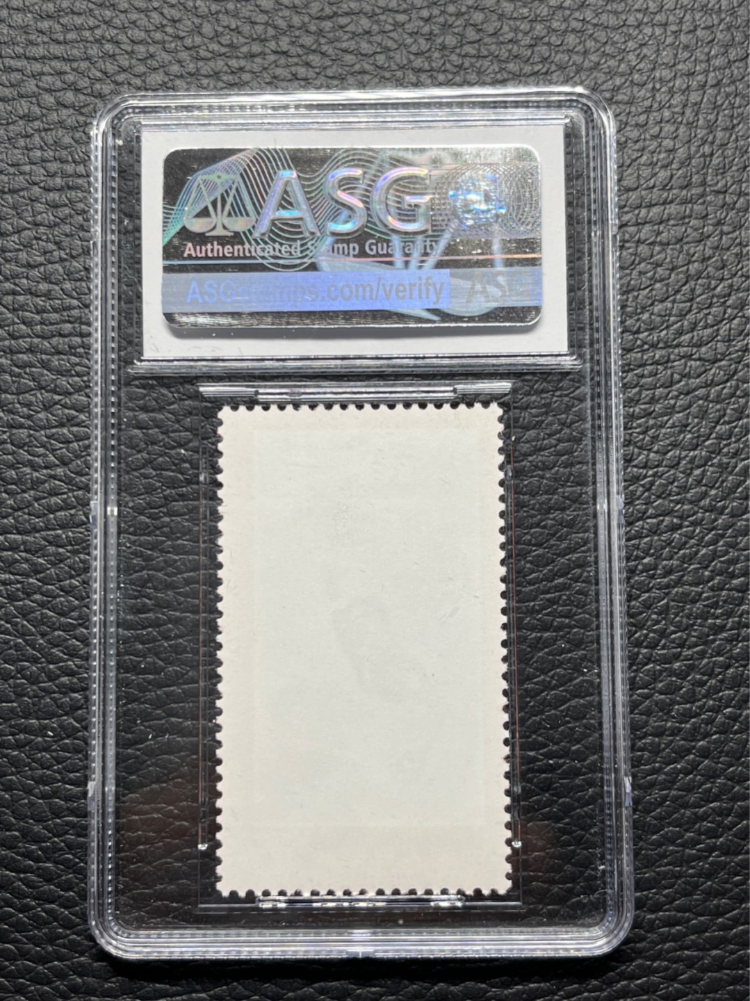洪涛臻品批发群  精选邮票限时拍卖第九十五期 文19金训华新 ASG85分oG  文革经典人气票，单枚成套，版撕绝中绝送评，105最严格时期出分，一手货源壳子完好无划痕，高配版85分，藏家首选，喜欢不要错过