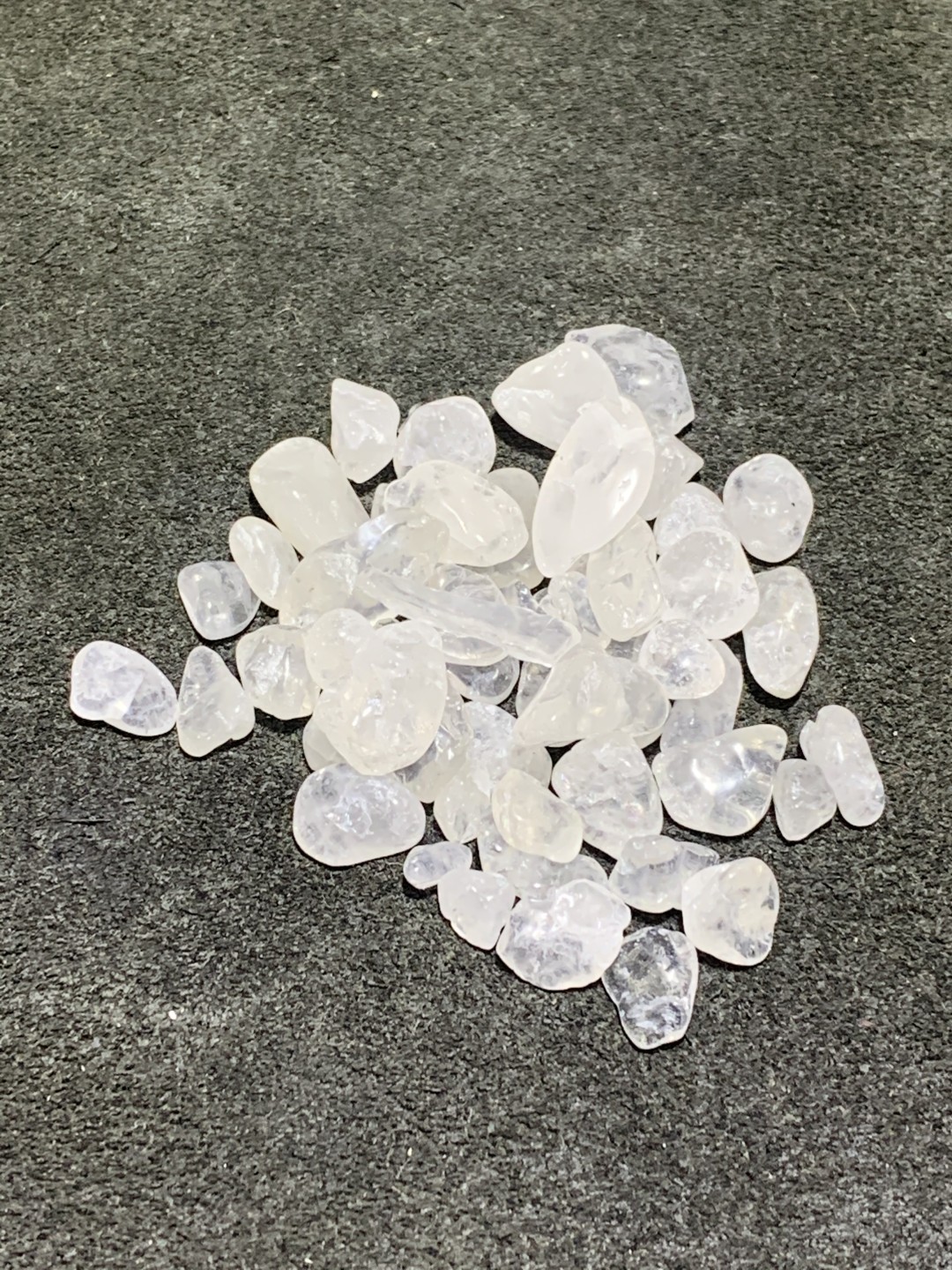 精美天然白水晶小碎石一组！
