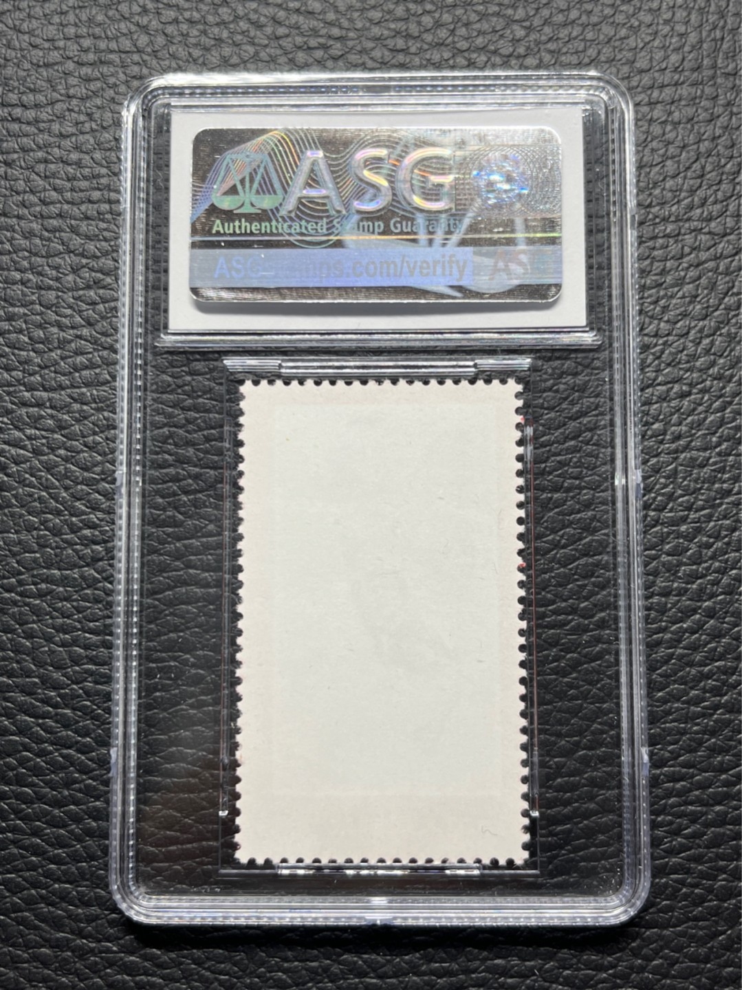 洪涛臻品批发群  精选邮票限时拍卖第九十五期 文19金训华新 ASG90分oG  文革经典人气票，单枚成套，版撕绝中绝送评，105最严格时期出分，一手货源壳子完好无划痕，藏家首选，喜欢不要错过