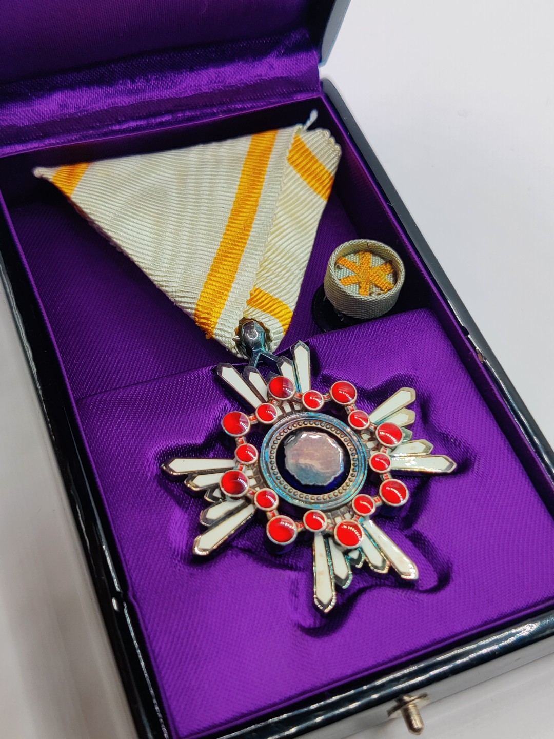 全场0元起拍 第18期 咸鱼国勋章拍卖专场 11月30日（周三）下午6：00开始 美品 日本六等瑞宝章 银制带略