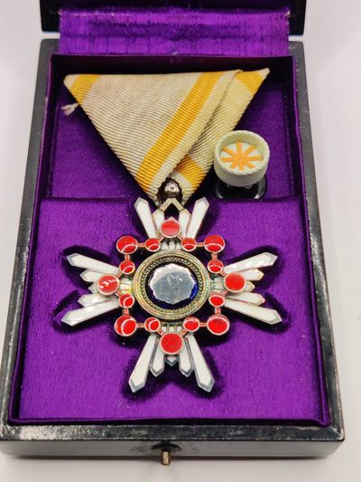 全场0元起拍 第18期 咸鱼国勋章拍卖专场 11月30日（周三）下午6：00开始 - 美品 日本二战时期 五等瑞宝章 带略