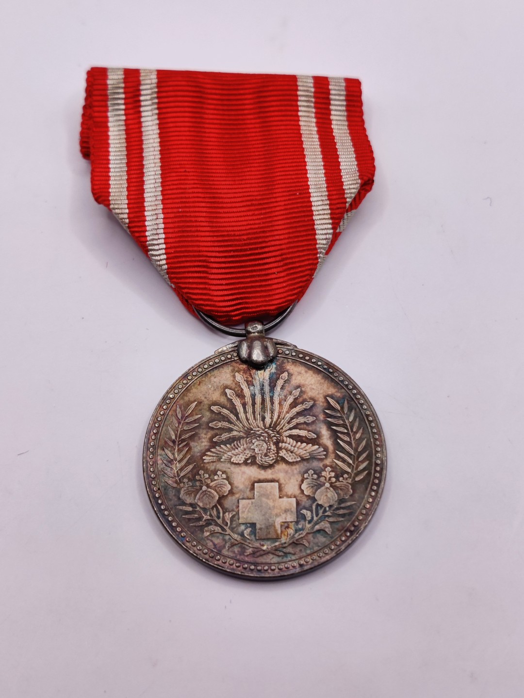 全场0元起拍 第18期 咸鱼国勋章拍卖专场 11月30日（周三）下午6：00开始 日本二战时期赤十字社员章 银制