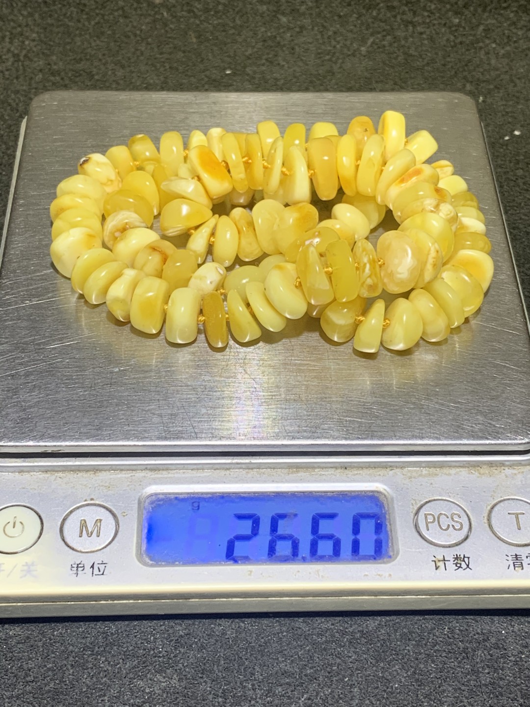 天然蜜蜡随形塔链一条，