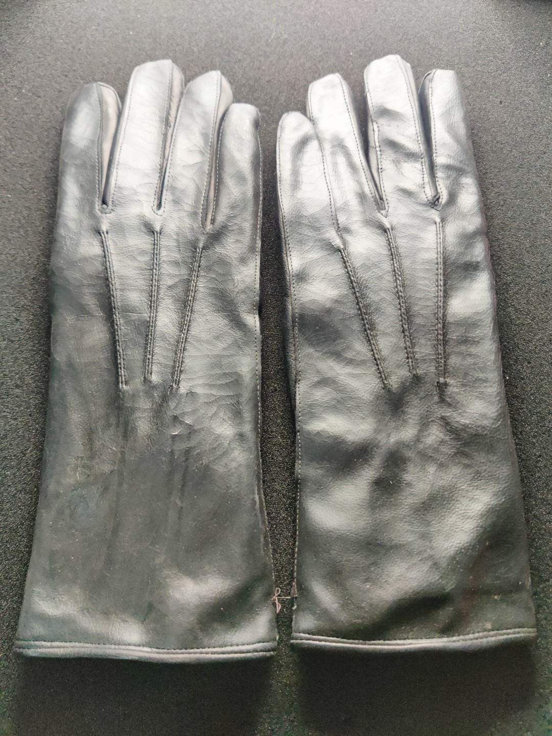 全场0元起拍 第18期 咸鱼国勋章拍卖专场 11月30日（周三）下午6：00开始 东德陆军皮手套 s码 品相如图 