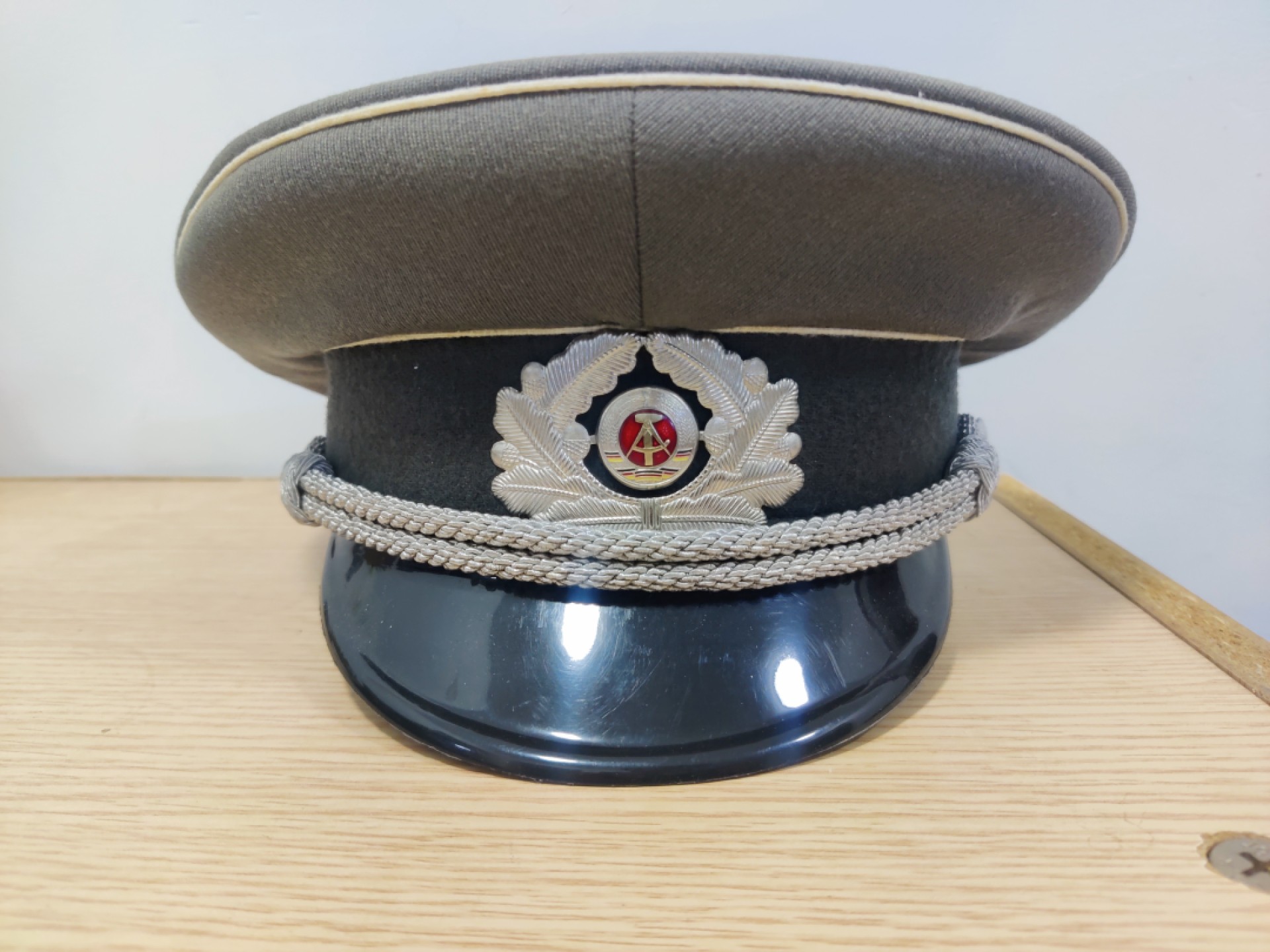 全场0元起拍 第18期 咸鱼国勋章拍卖专场 11月30日（周三）下午6：00开始 东德中期 陆军军官大檐帽 60cm