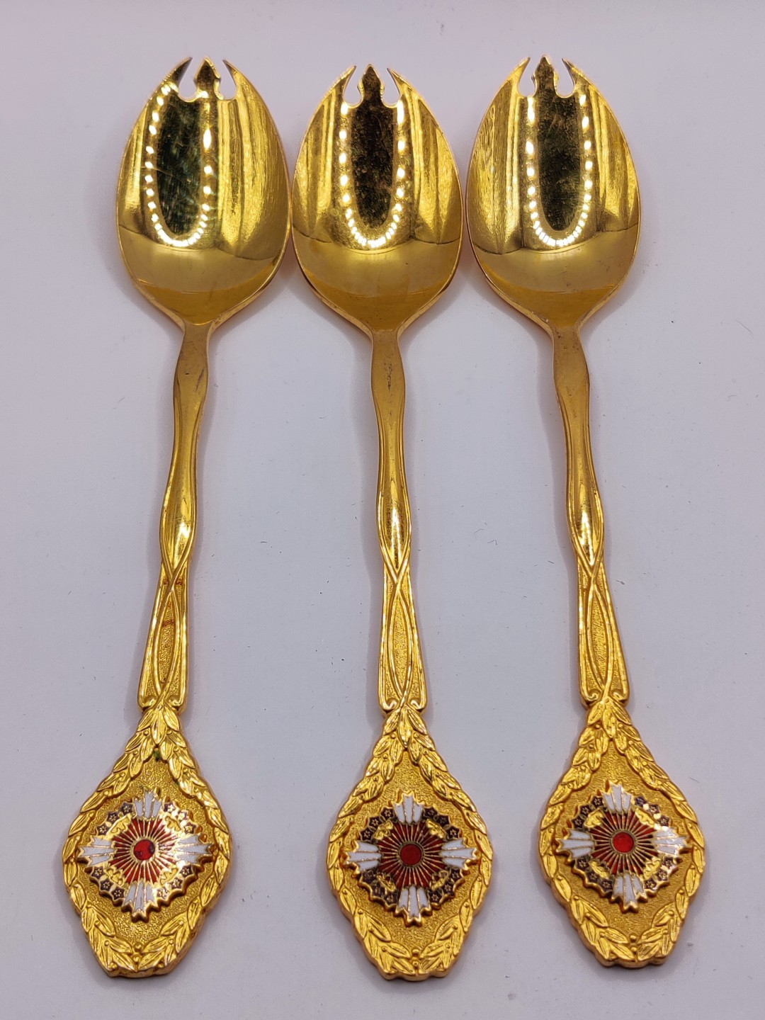 全场0元起拍 第18期 咸鱼国勋章拍卖专场 11月30日（周三）下午6：00开始 日本叙勋纪念餐具一套 七宝烧工艺 尚美堂制作