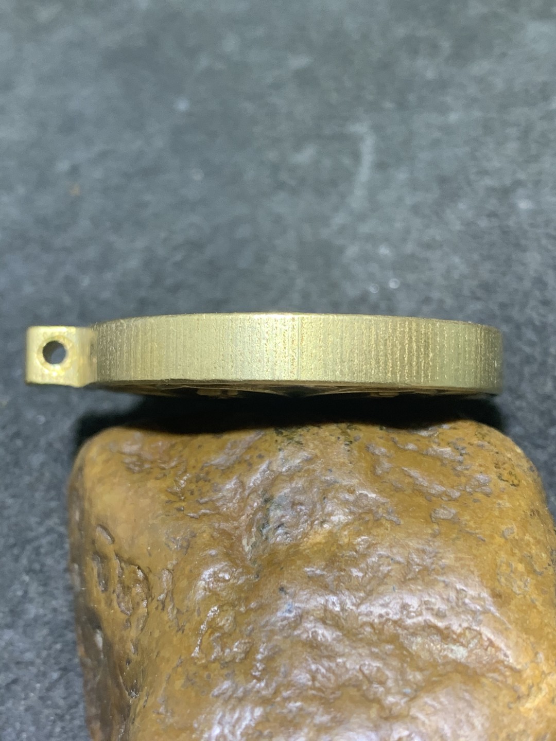 高精度黄铜九宫八卦护身牌一个，
