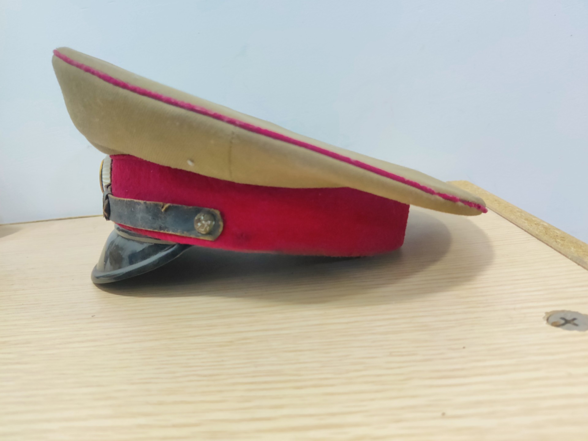 全场0元起拍 第18期 咸鱼国勋章拍卖专场 11月30日（周三）下午6：00开始 保加利亚 王国时期  二战时期 末期 大檐帽 55cm