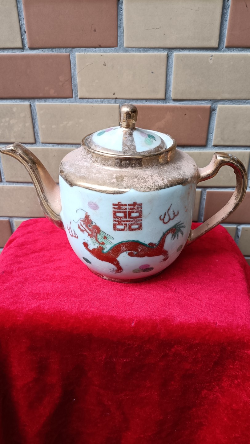 旧藏民国粉彩鎏金茶壶