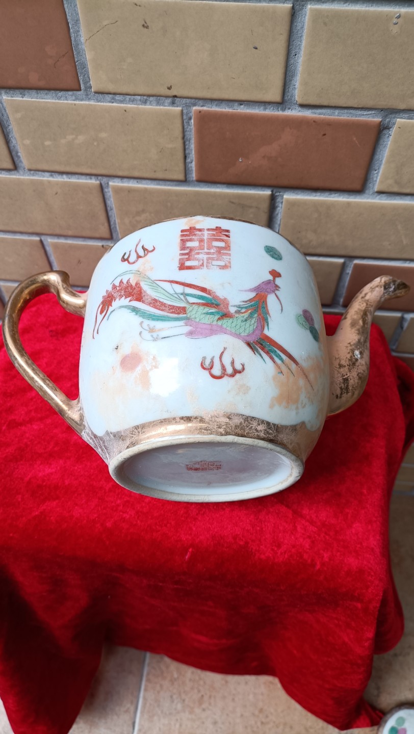 旧藏民国粉彩鎏金茶壶
