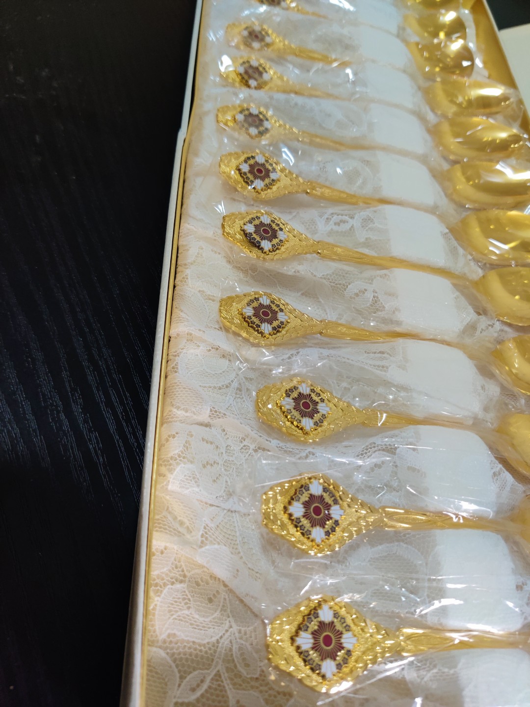 全场0元起拍 第19期 咸鱼国勋章拍卖专场 12月4日（周日）下午6：00开始 日本桐花大绶章叙勋纪念餐具一套 七宝烧工艺 尚美堂制