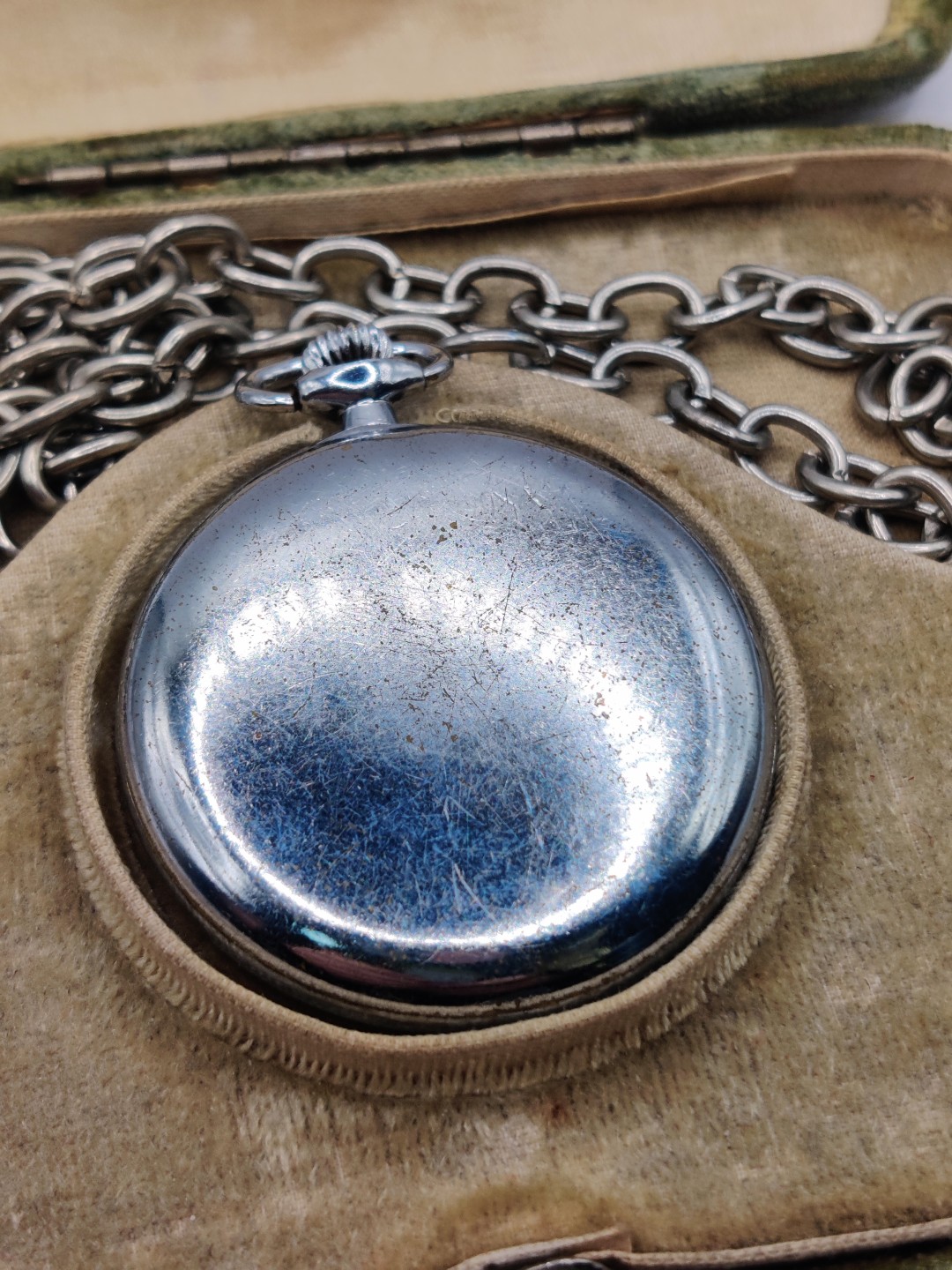 全场0元起拍 第19期 咸鱼国勋章拍卖专场 12月4日（周日）下午6：00开始 日本二战前机械怀表，手动上弦，可正常运行，距今100年左右