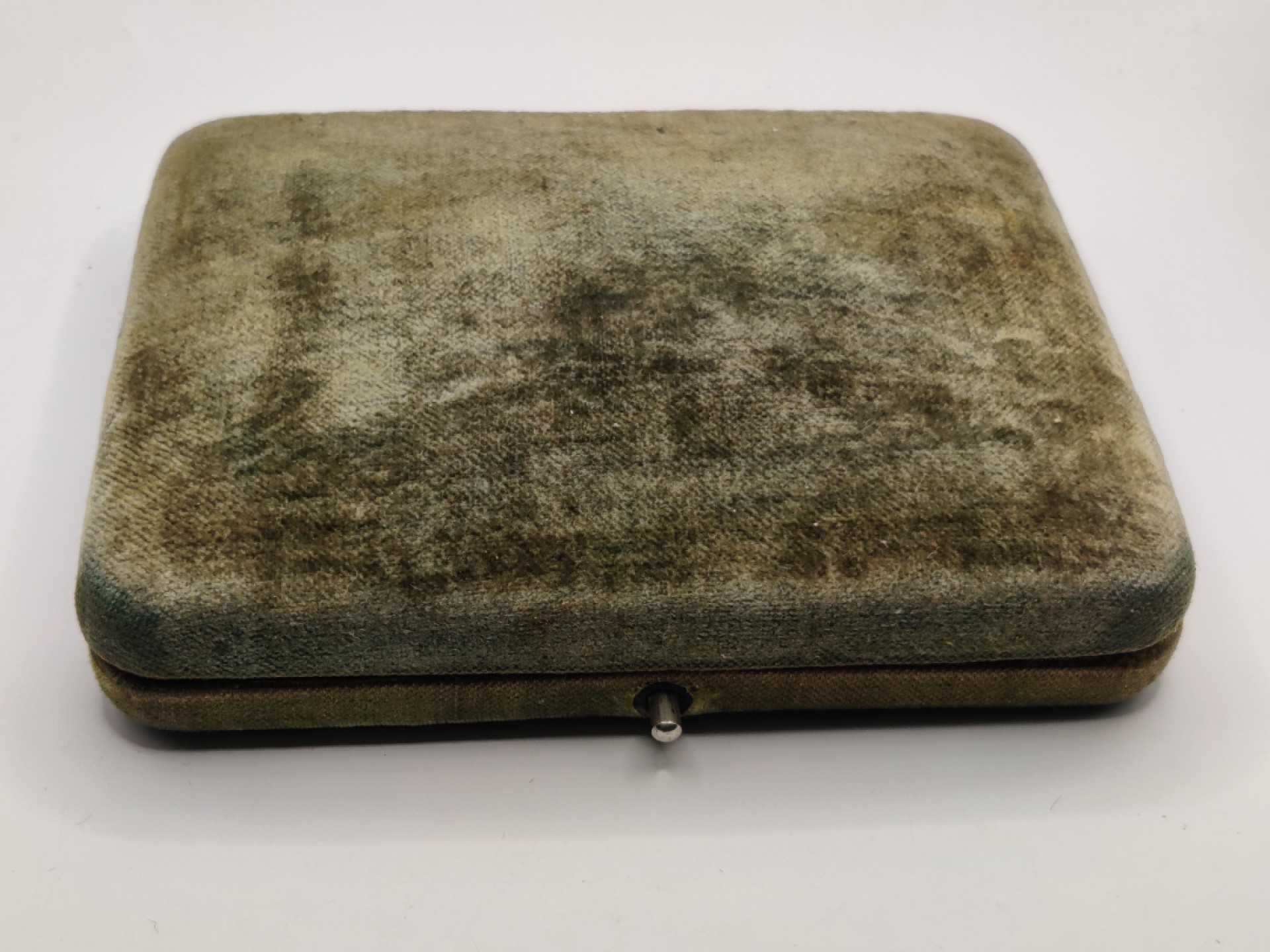 全场0元起拍 第19期 咸鱼国勋章拍卖专场 12月4日（周日）下午6：00开始 日本二战前机械怀表，手动上弦，可正常运行，距今100年左右