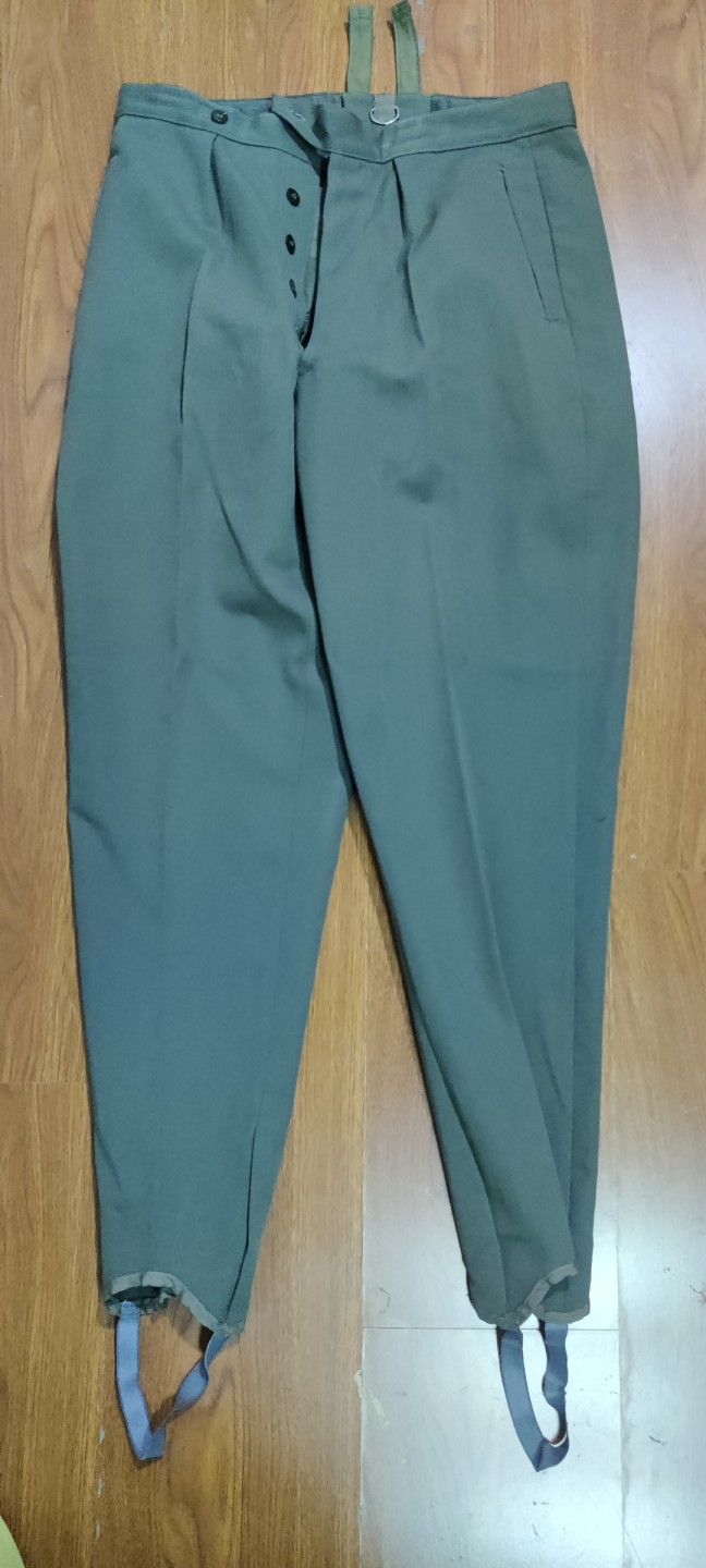 全场0元起拍 第19期 咸鱼国勋章拍卖专场 12月4日（周日）下午6：00开始 东德空降兵军官直裤 g48尺码