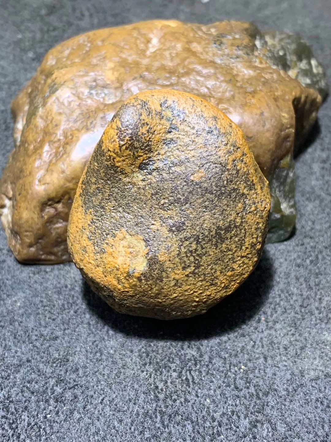 放福利，精美天然罕见戈壁眼石原石一颗！