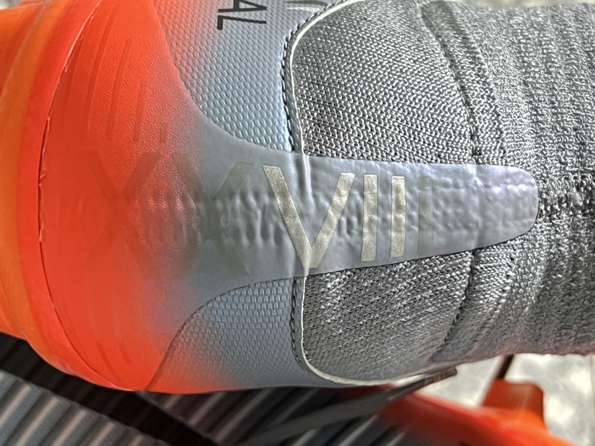 零元拍：克里斯蒂亚诺-罗纳尔多亲笔签名Nike刺客CR7 AG战靴，签的真的贼漂亮，保存特别好，签于C罗中国行！
