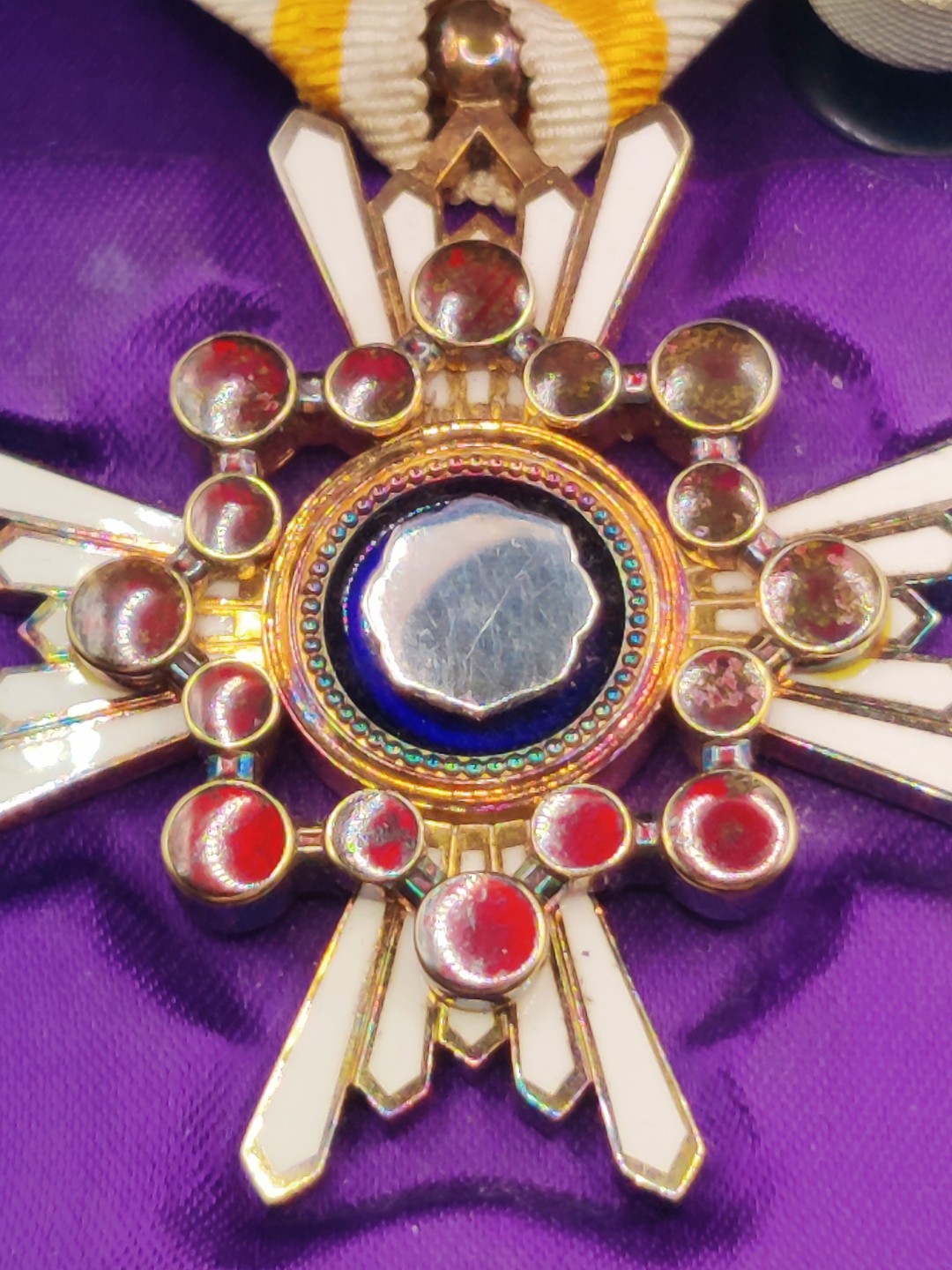 全场0元起拍 第19期 咸鱼国勋章拍卖专场 12月4日（周日）下午6：00开始 日本四等瑞宝章 带盒略 银制 品相如图