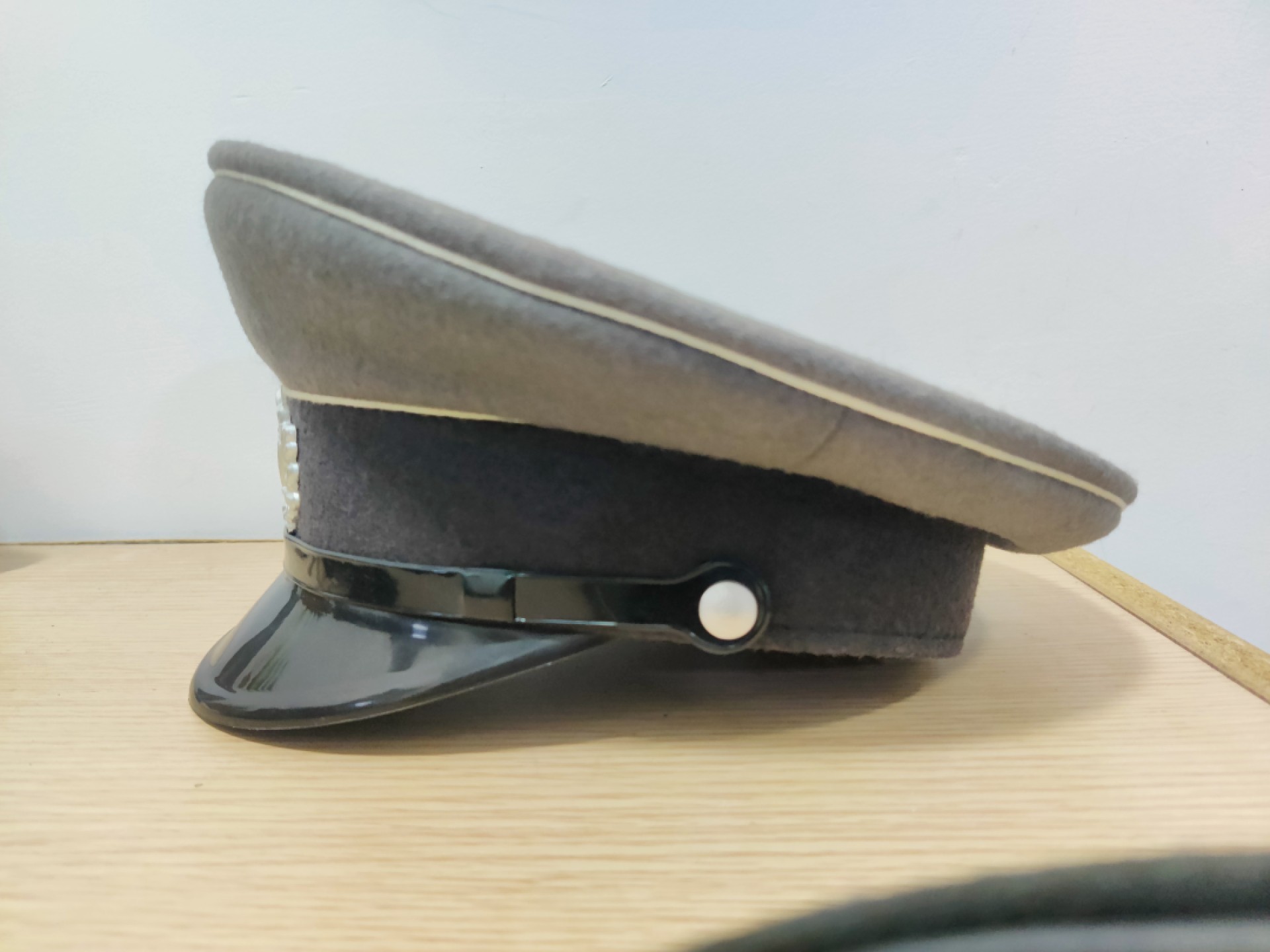 全场0元起拍 第19期 咸鱼国勋章拍卖专场 12月4日（周日）下午6：00开始 东德陆军士官大檐帽 57cm