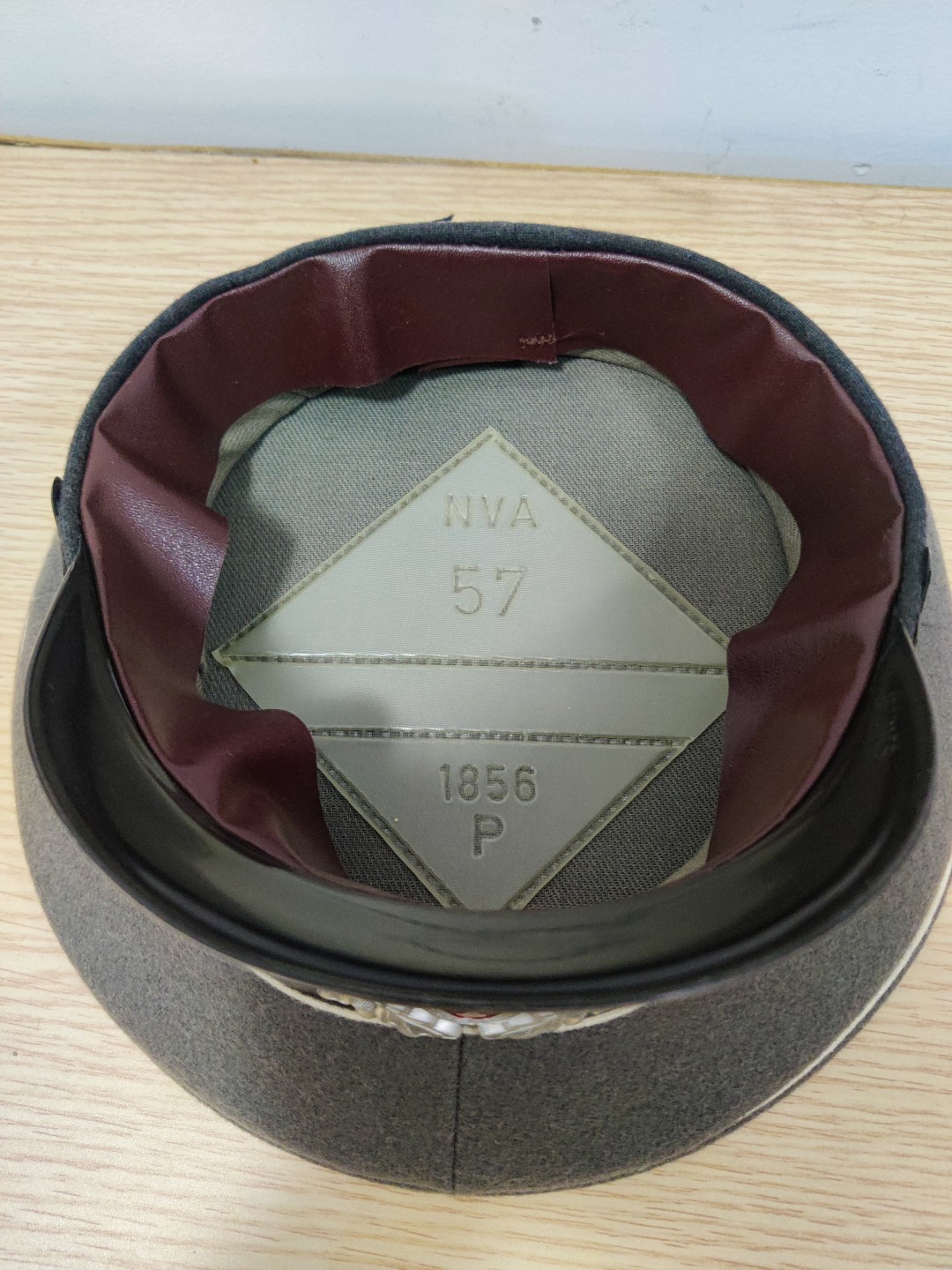 全场0元起拍 第19期 咸鱼国勋章拍卖专场 12月4日（周日）下午6：00开始 东德陆军士官大檐帽 57cm