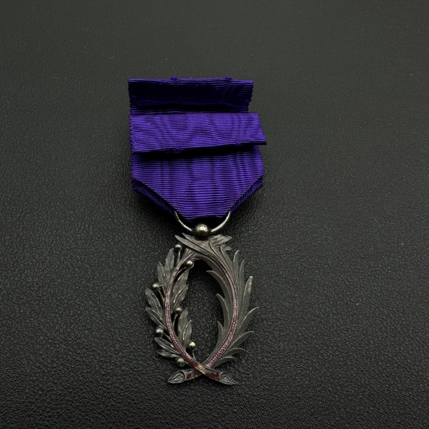 勋章奖章交易所12月4日拍卖 法国军官级棕榈叶勋章