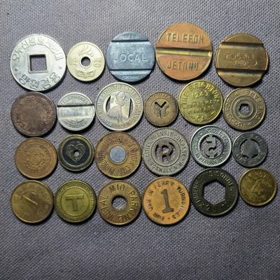 第三十四期 12月第一拍好品散币 - 12.1.1代用币一组共23枚，含各种材质，异形，双金属。个别带有面值，带年份。喜欢收藏代币的不要错过了