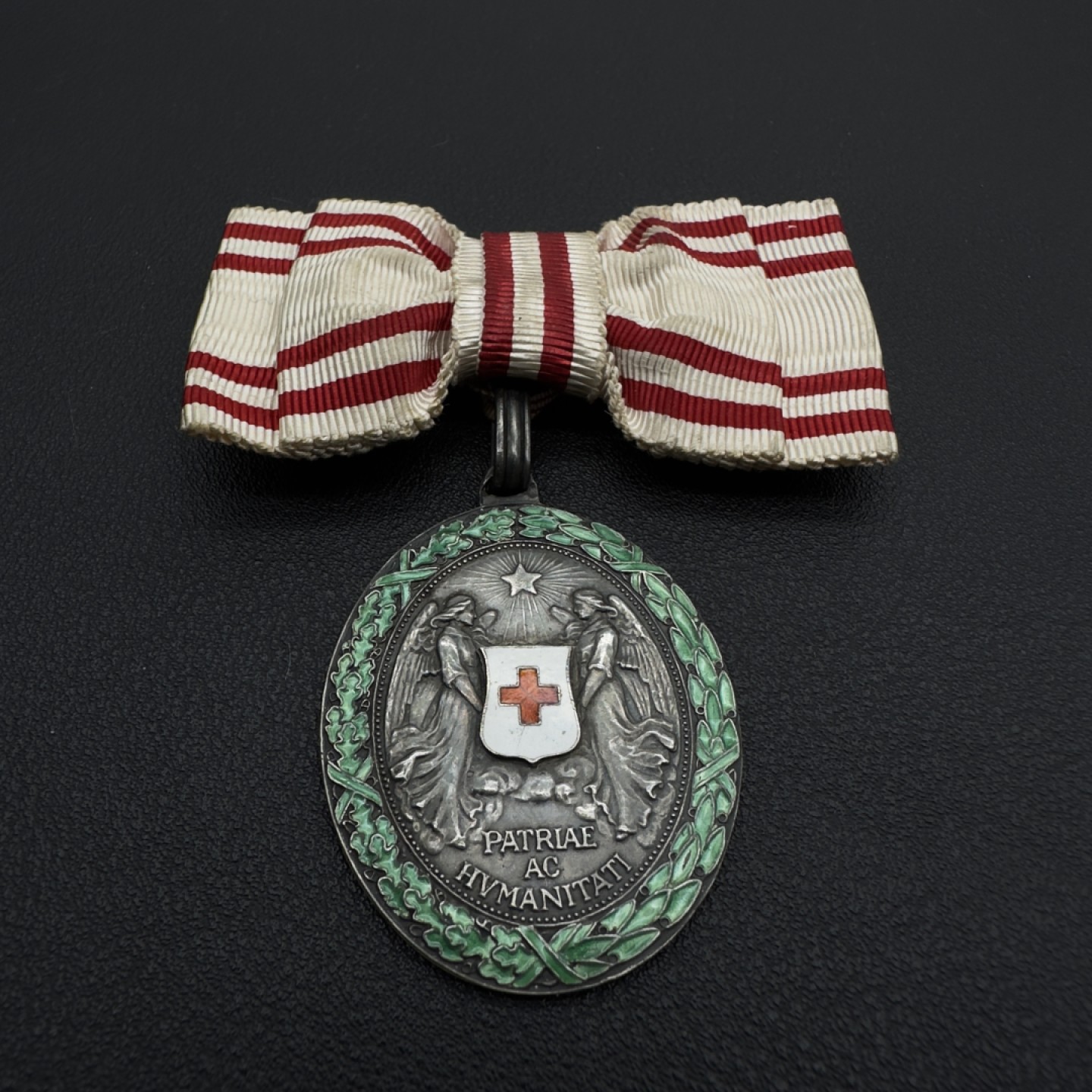 勋章奖章交易所12月4日拍卖 奥匈帝国女版红十字奖章