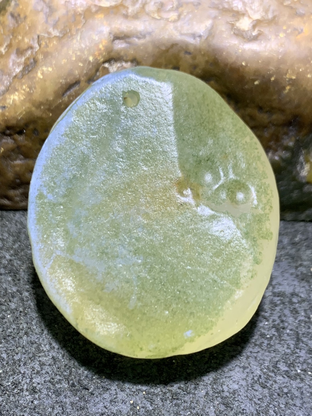 天然戈壁阿拉善玛瑙原石吊坠一个