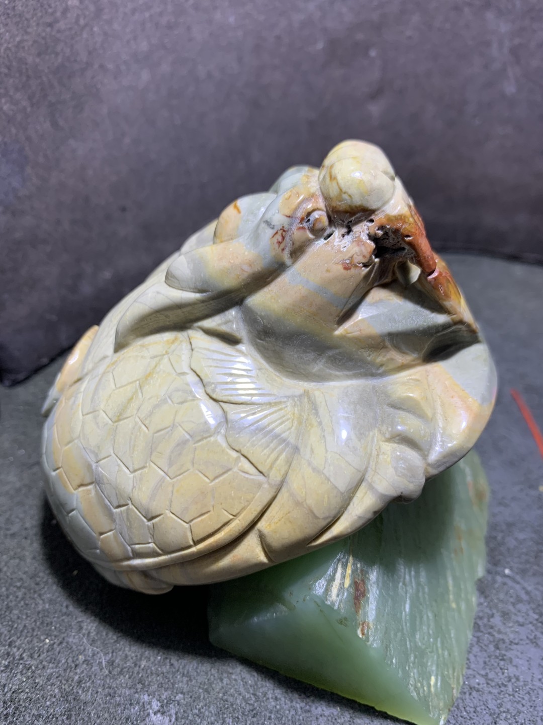 戈壁彩玉雕刻龙龟大把件（摆件）一个！