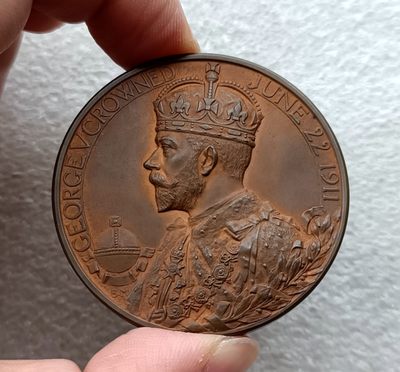 彼得堡世界钱币勋章拍卖第29期 - 英国1911年乔治五世登基纪念大铜章，80克、5cm，原盒装
