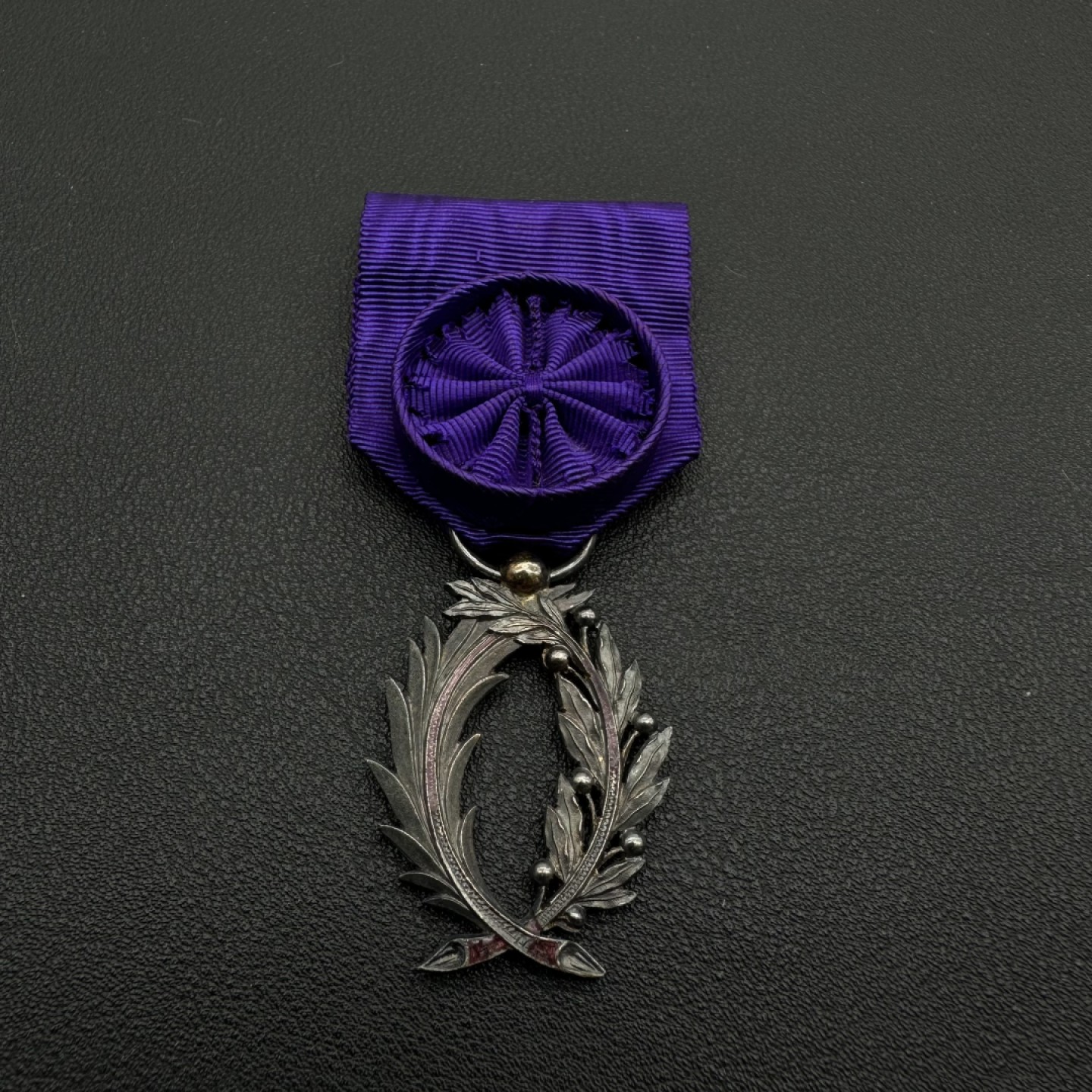 勋章奖章交易所12月4日拍卖 法国军官级棕榈叶勋章