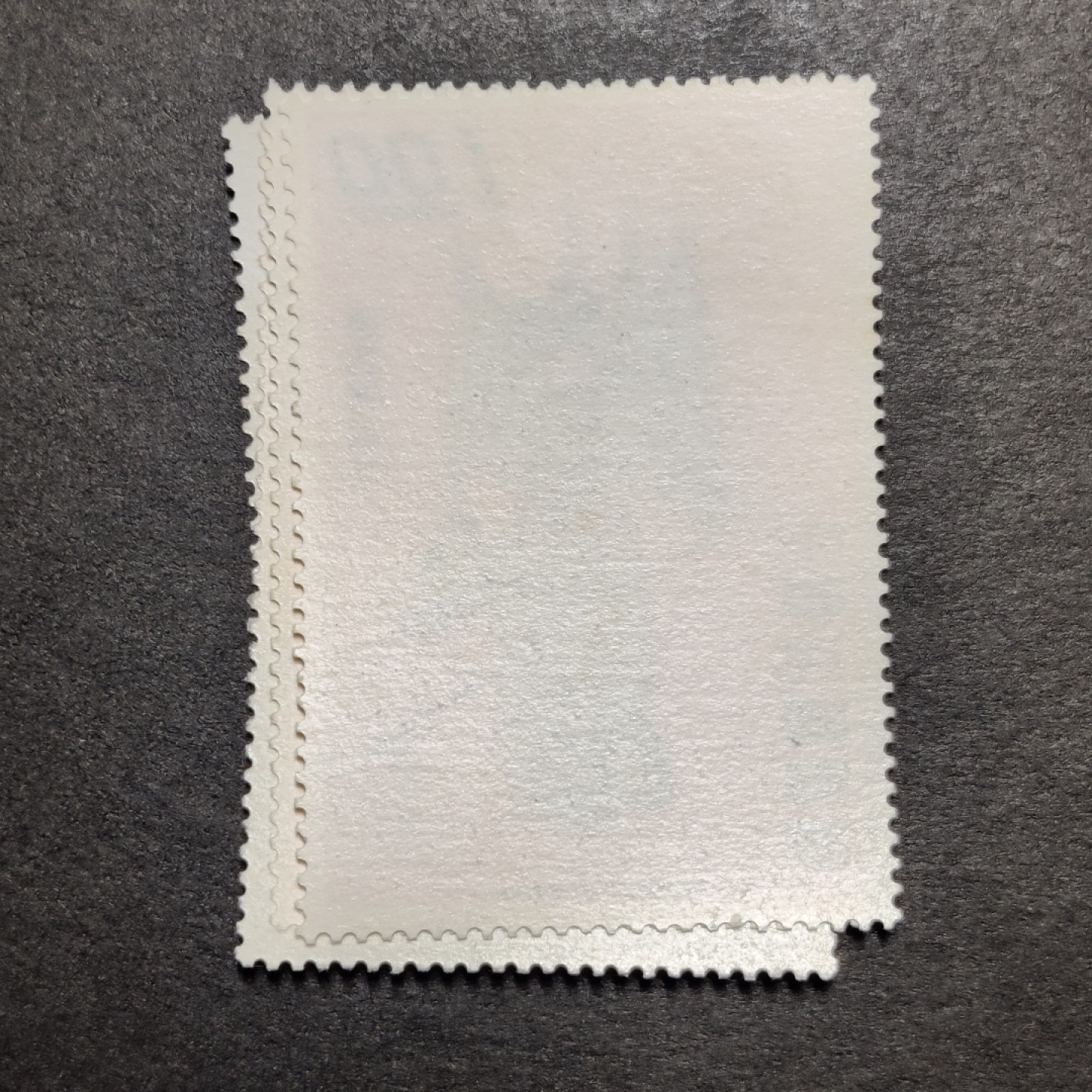 洪涛臻品批发群  精选邮票限时拍卖第一百期 民间戏剧 4全 面艳背白，1枚齿轻微黄(图5)，原胶润亮无贴！ 