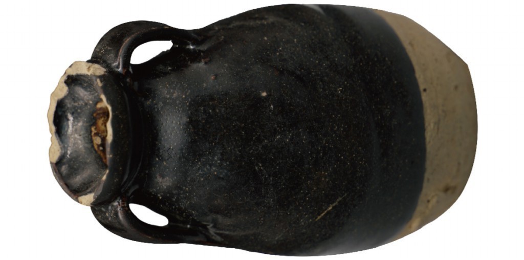 聚宝轩2022秋拍 黑釉酒瓶