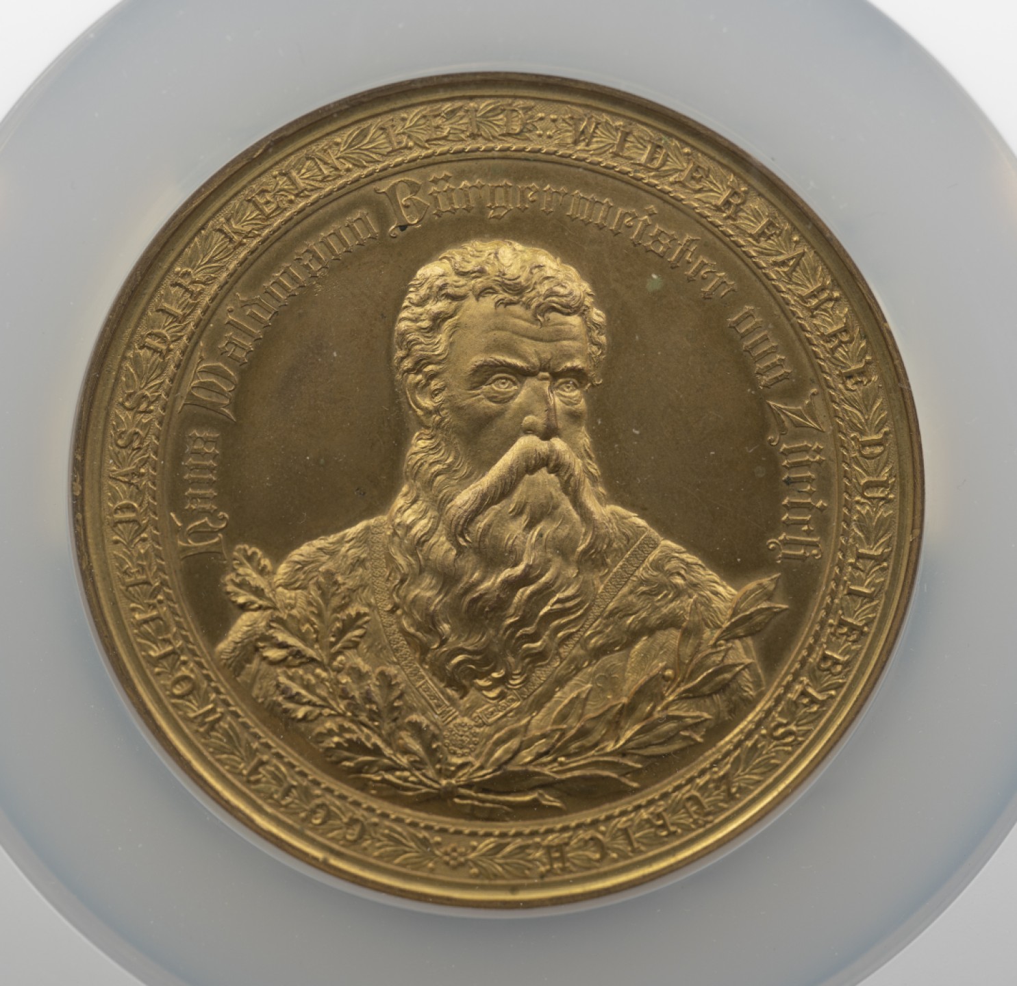 万国钱币拍卖第002期（全场免佣金） 1889 瑞士联邦苏黎世纪念汉斯·沃尔德曼逝世400周年镀金大铜章，69mm 